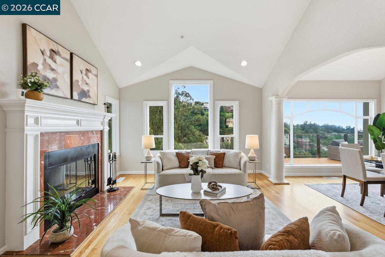 Detail Gallery Image 7 of 60 For 7075 Elverton Dr, Oakland,  CA 94611 - 4 Beds | 3 Baths