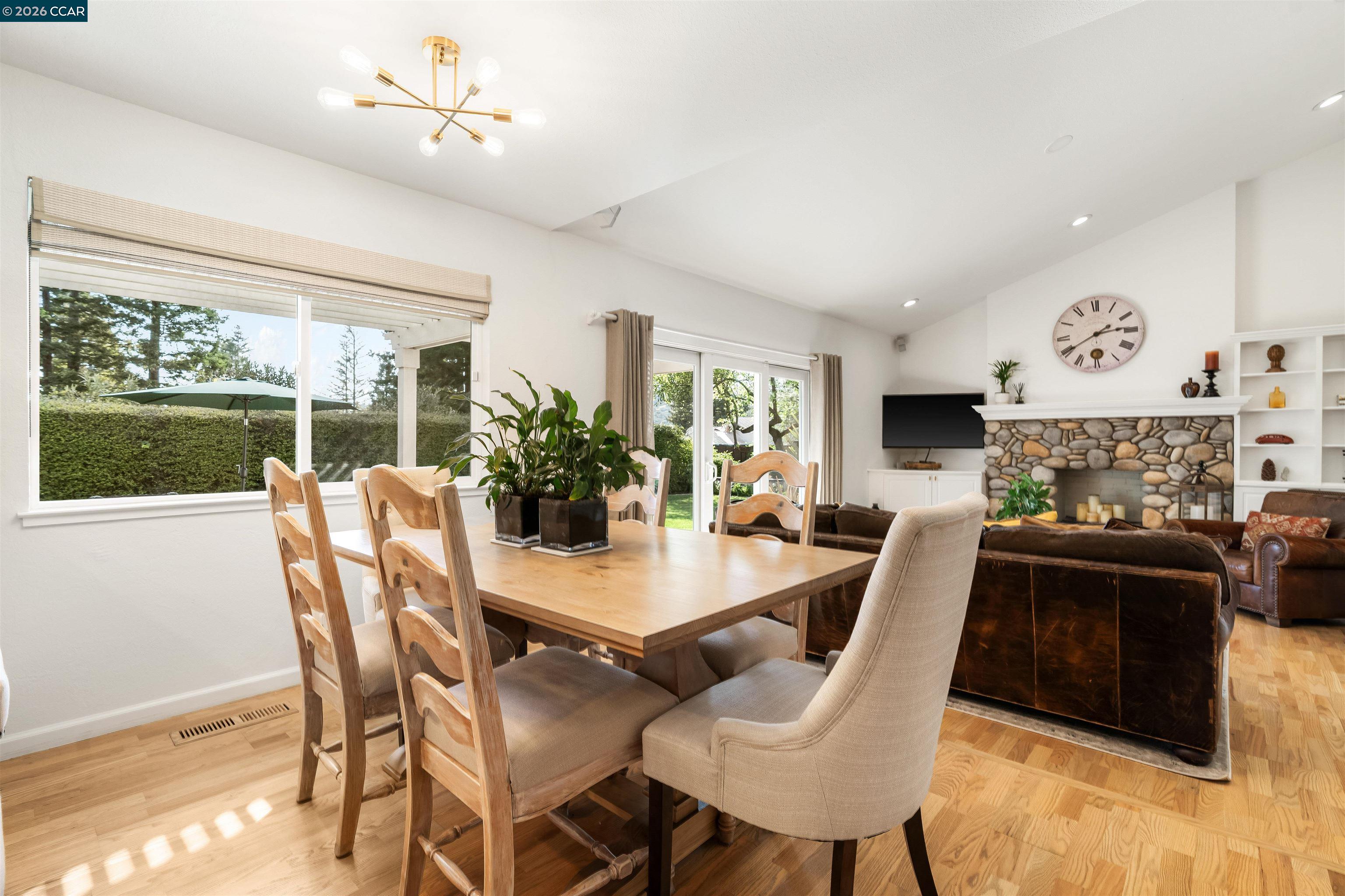 Detail Gallery Image 12 of 37 For 614 Thornhill Rd, Danville,  CA 94526 - 3 Beds | 2 Baths