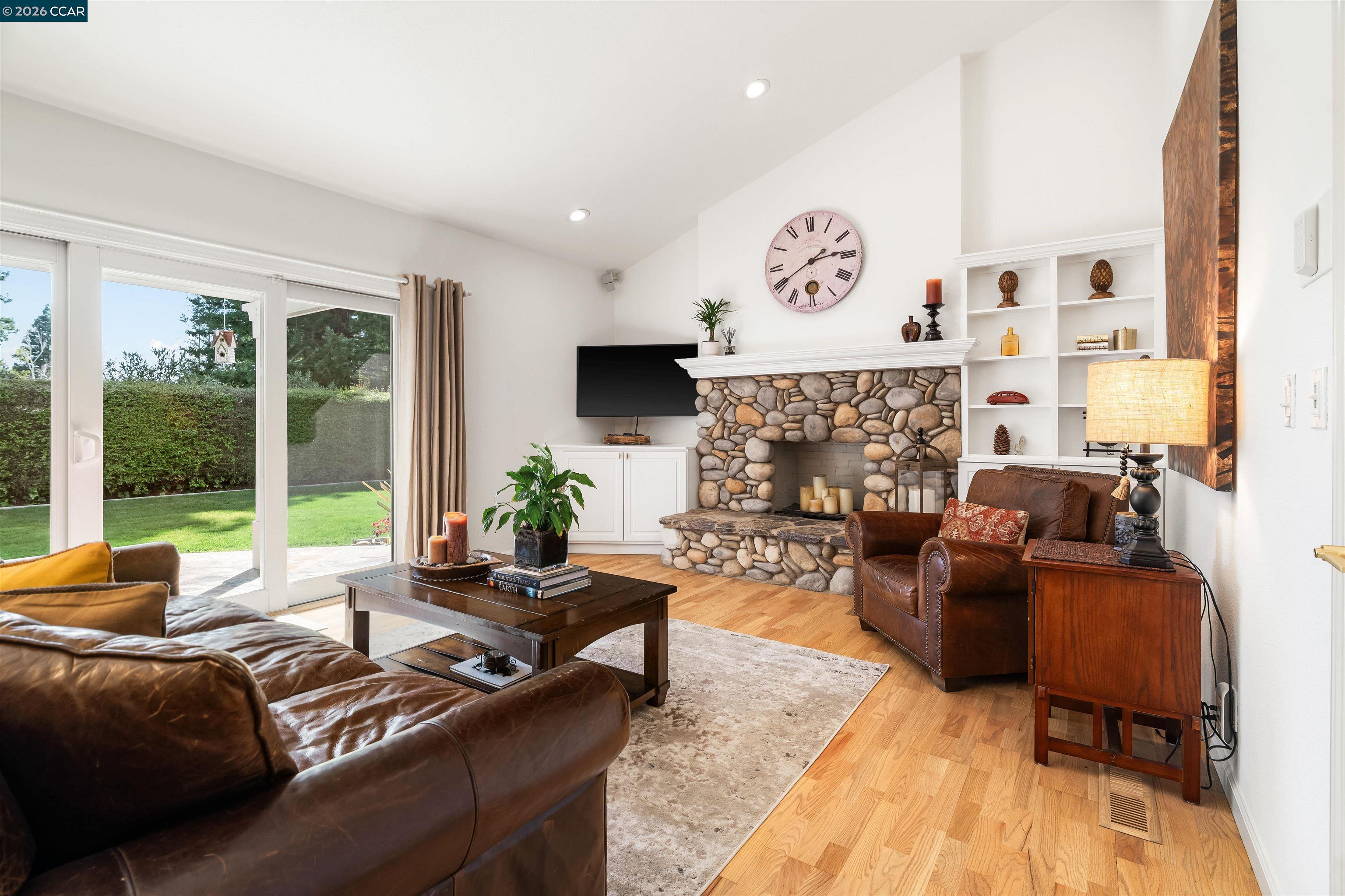 Detail Gallery Image 13 of 37 For 614 Thornhill Rd, Danville,  CA 94526 - 3 Beds | 2 Baths