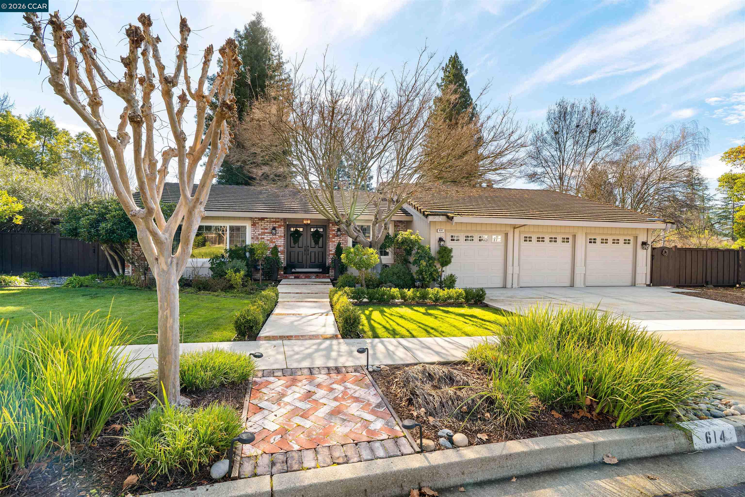 Detail Gallery Image 3 of 37 For 614 Thornhill Rd, Danville,  CA 94526 - 3 Beds | 2 Baths