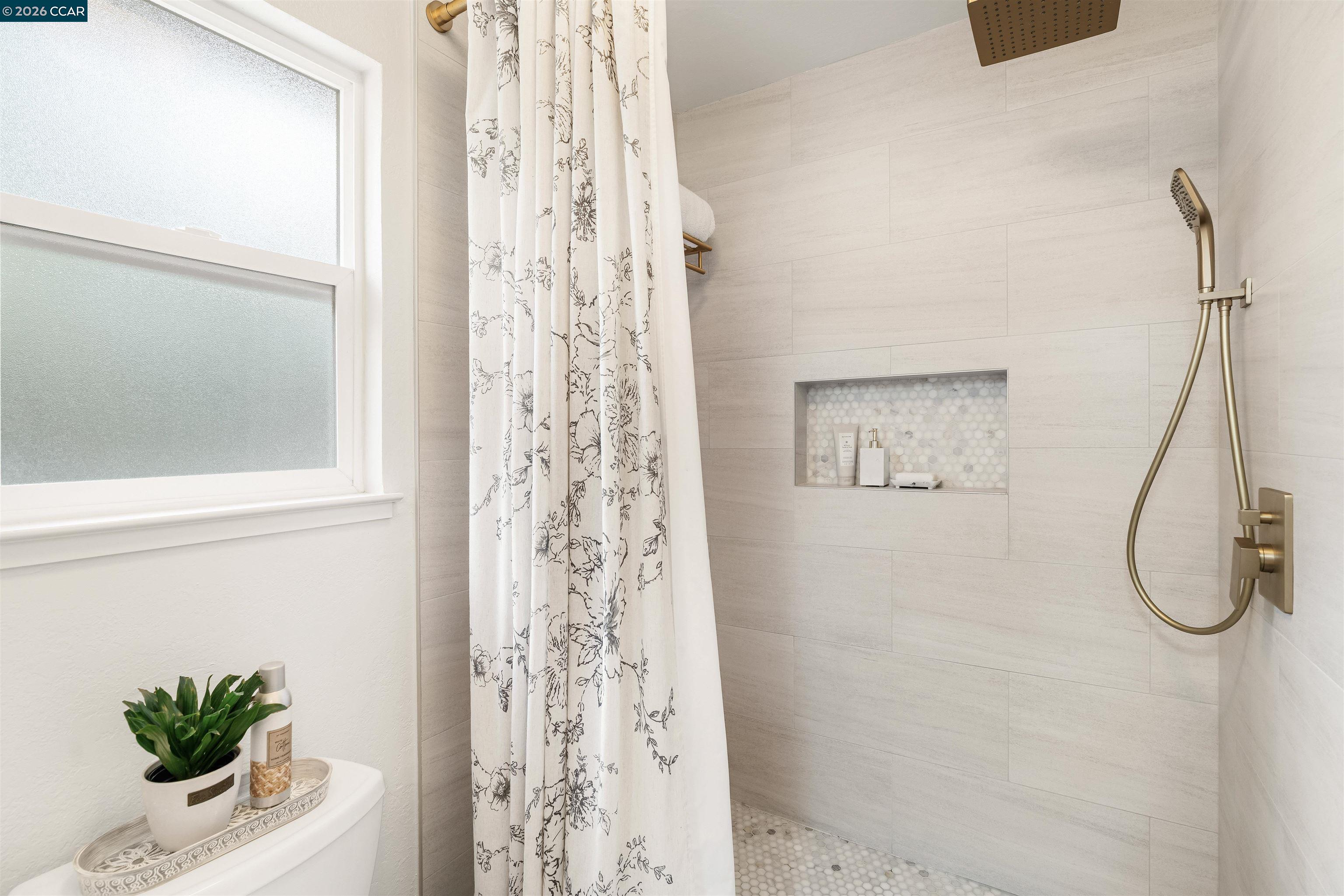 Detail Gallery Image 22 of 37 For 614 Thornhill Rd, Danville,  CA 94526 - 3 Beds | 2 Baths