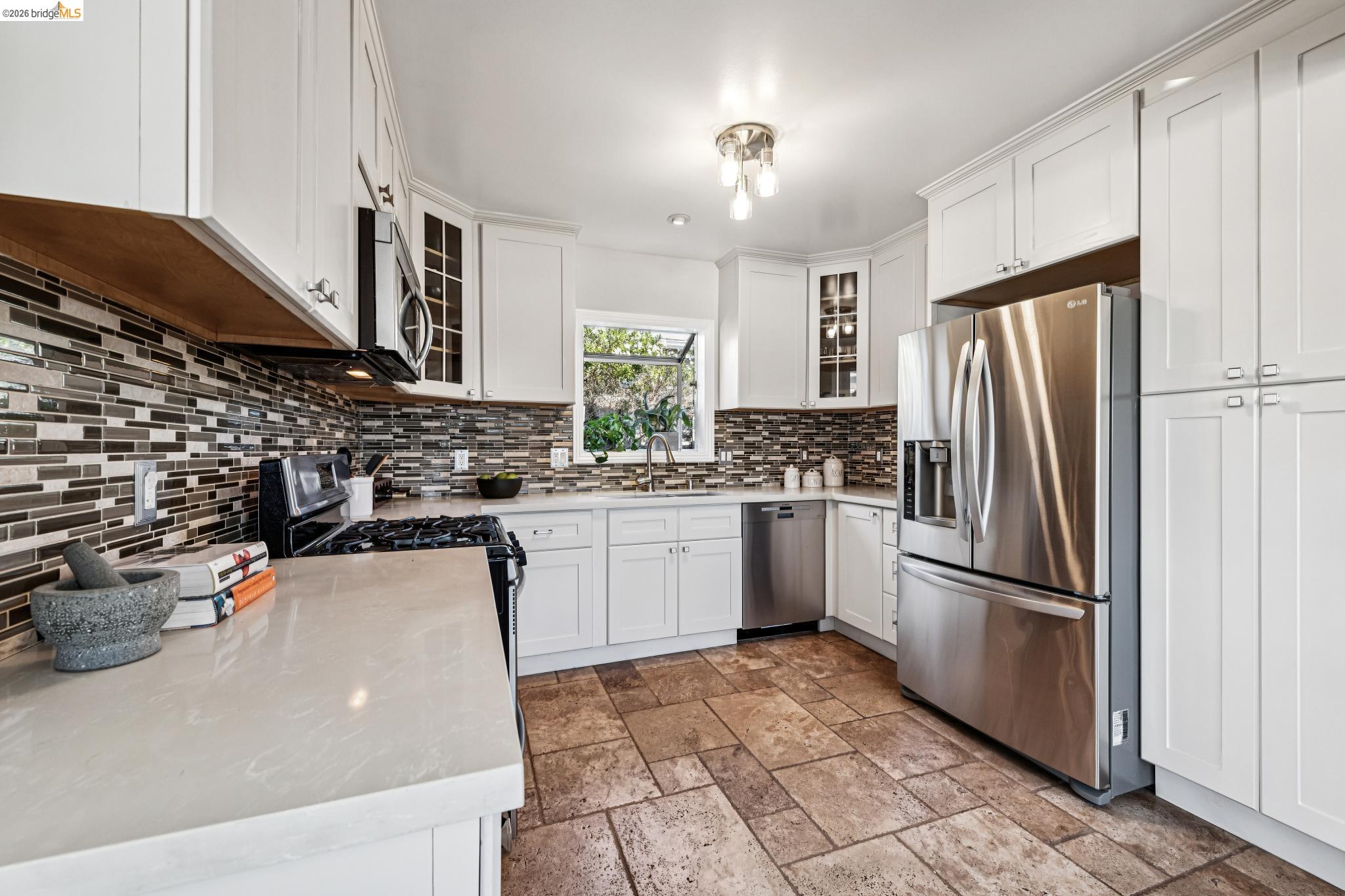 Detail Gallery Image 11 of 27 For 1230 Addison St, Berkeley,  CA 94702 - 4 Beds | 2 Baths