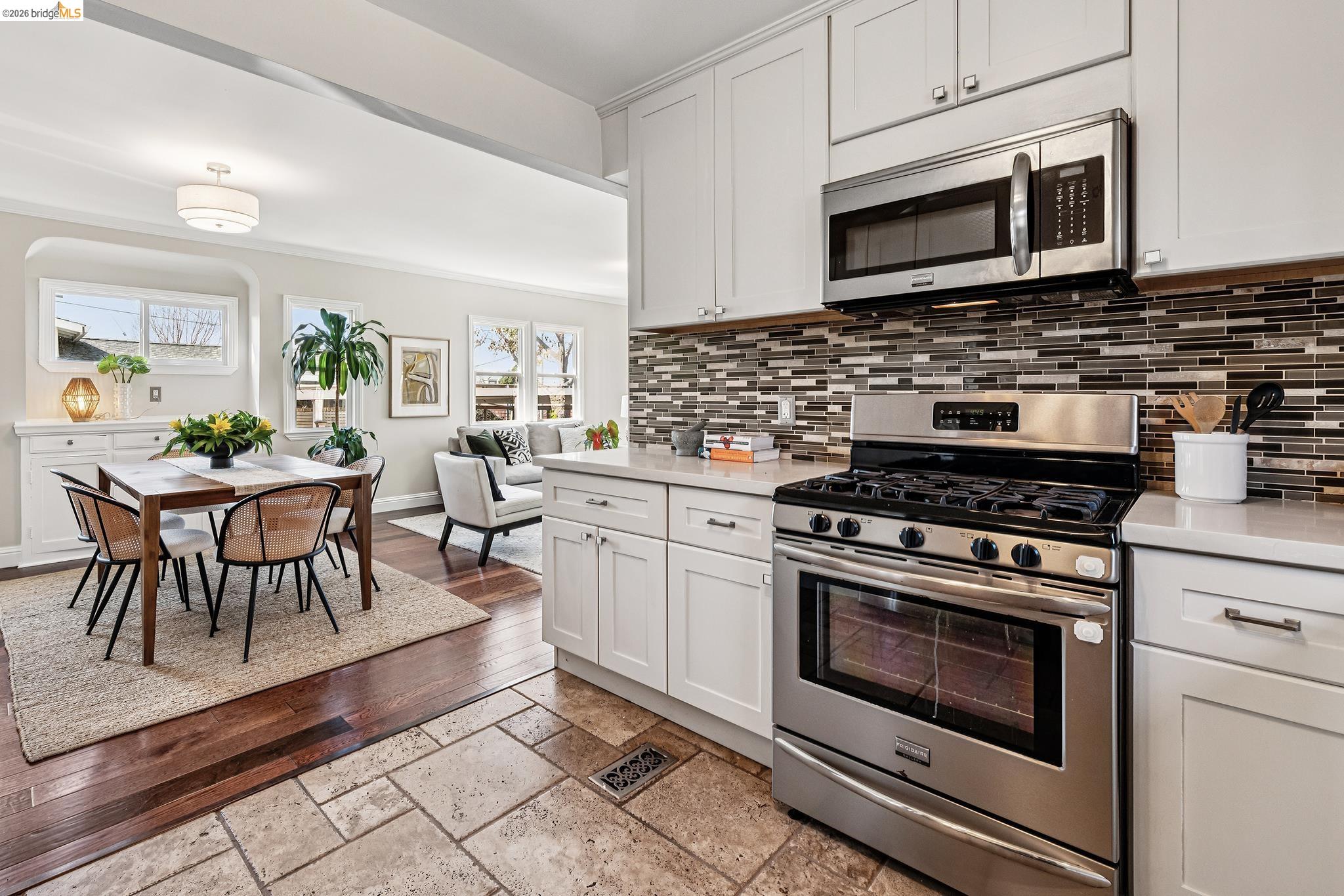 Detail Gallery Image 12 of 27 For 1230 Addison St, Berkeley,  CA 94702 - 4 Beds | 2 Baths