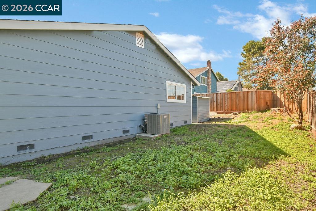 Detail Gallery Image 20 of 23 For 34 Midhill Rd, Martinez,  CA 94553 - 4 Beds | 2 Baths