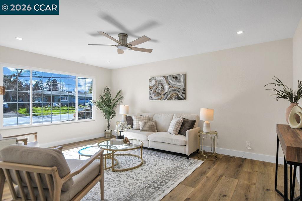 Detail Gallery Image 3 of 23 For 34 Midhill Rd, Martinez,  CA 94553 - 4 Beds | 2 Baths