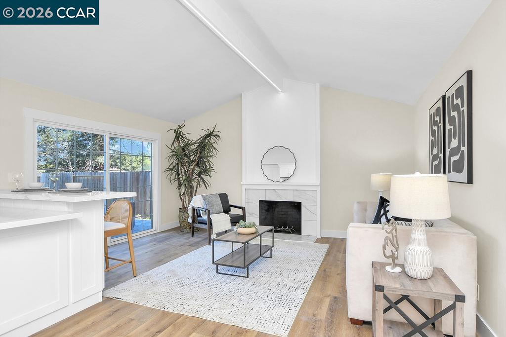 Detail Gallery Image 7 of 23 For 34 Midhill Rd, Martinez,  CA 94553 - 4 Beds | 2 Baths