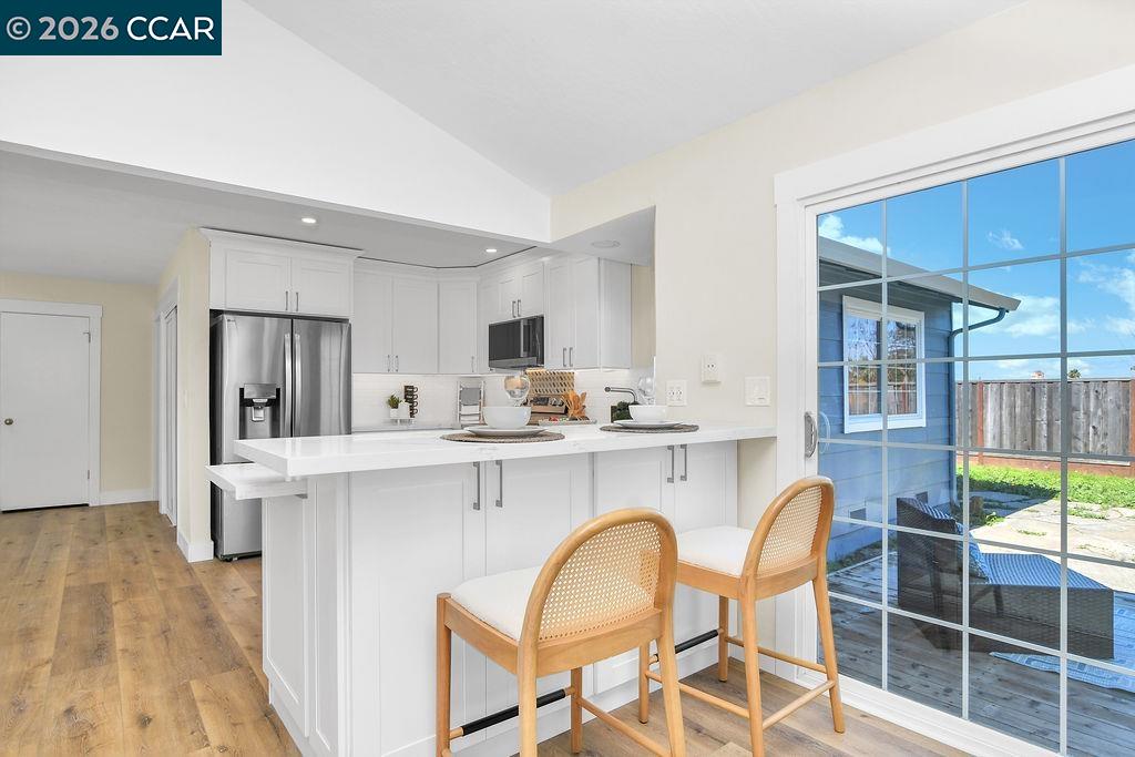 Detail Gallery Image 9 of 23 For 34 Midhill Rd, Martinez,  CA 94553 - 4 Beds | 2 Baths