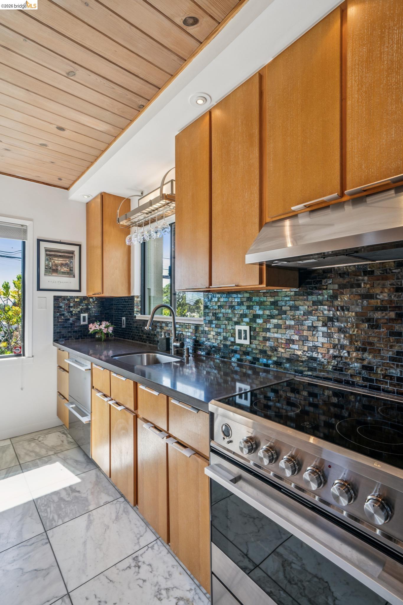 Detail Gallery Image 19 of 37 For 2938 Morgan Ave, Oakland,  CA 94602 - 2 Beds | 1 Baths