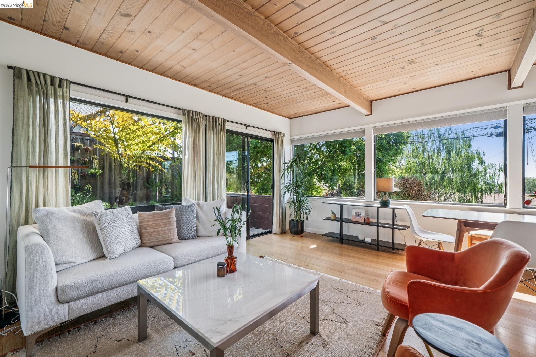 Detail Gallery Image 7 of 37 For 2938 Morgan Ave, Oakland,  CA 94602 - 2 Beds | 1 Baths