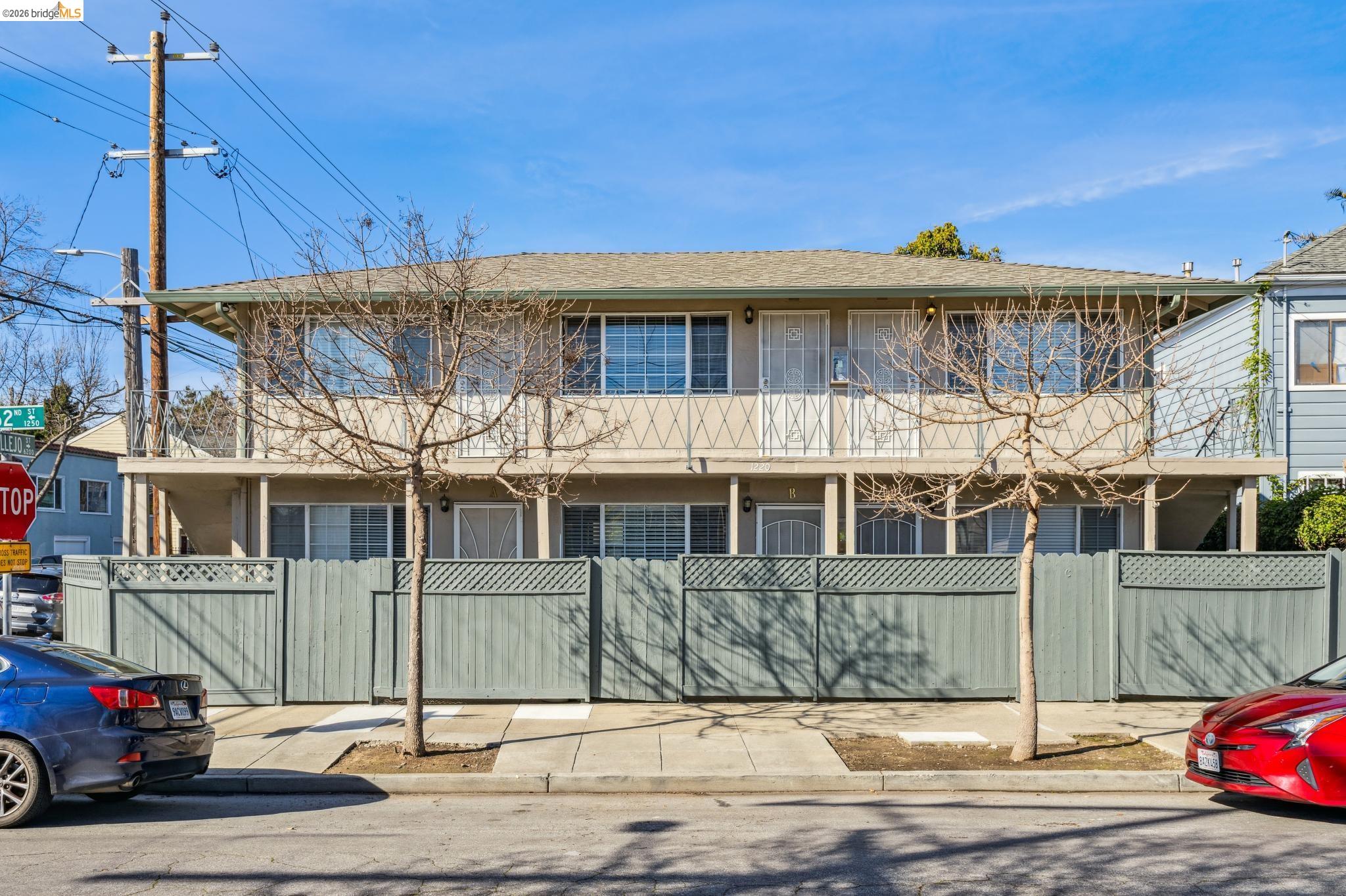 Detail Gallery Image 2 of 14 For 1220 62nd St, Oakland,  CA 94608 - – Beds | – Baths