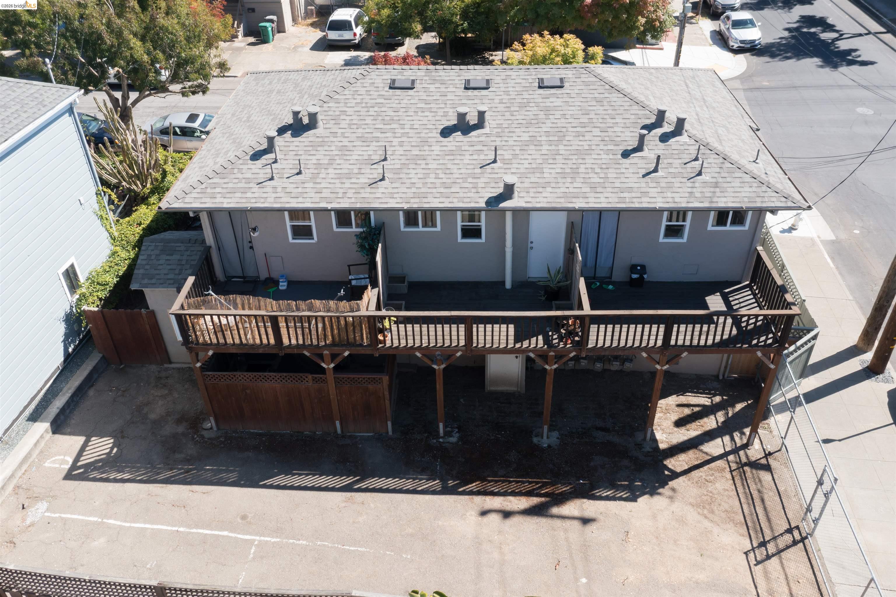 Detail Gallery Image 3 of 14 For 1220 62nd St, Oakland,  CA 94608 - – Beds | – Baths