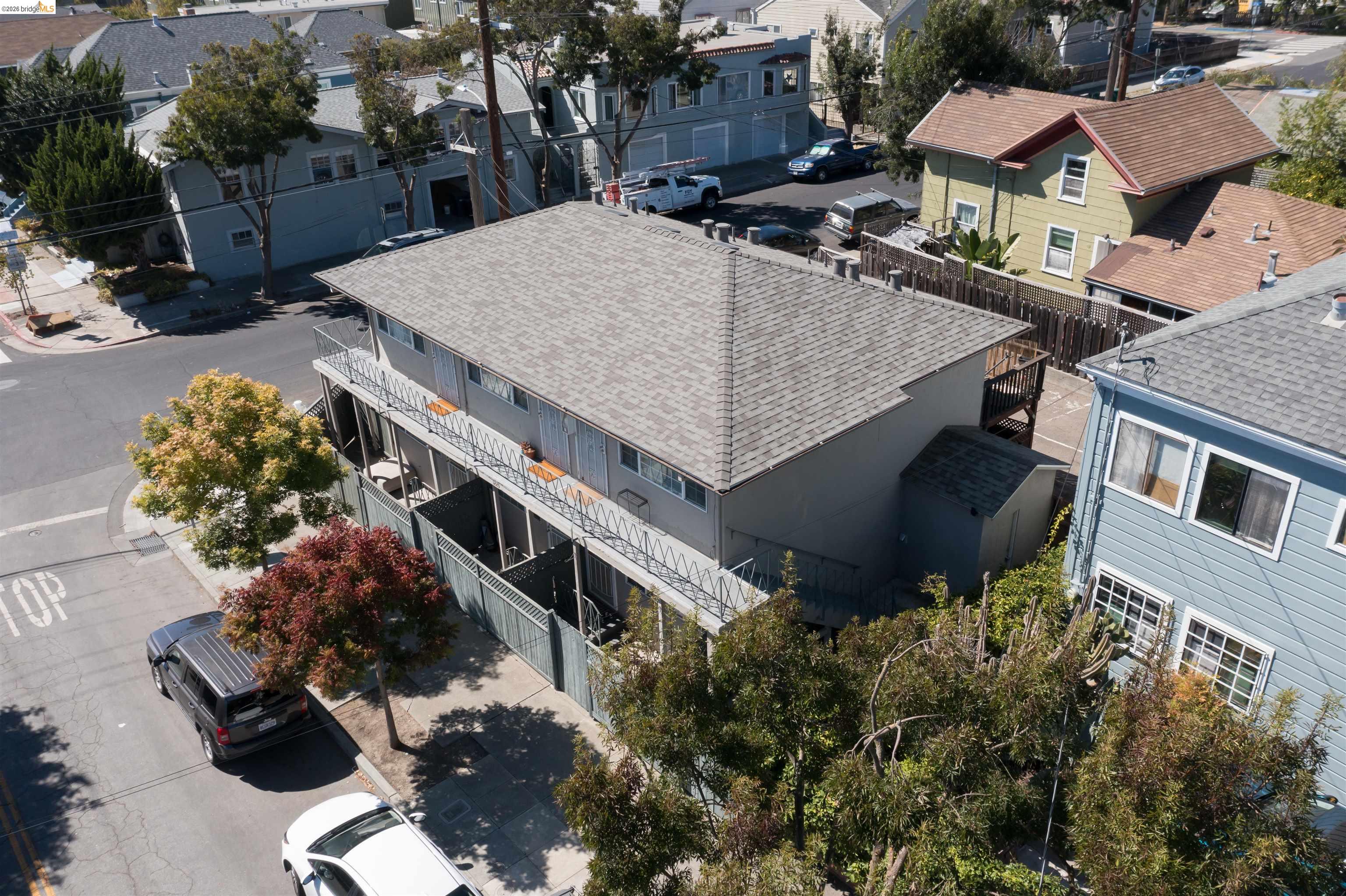 Detail Gallery Image 4 of 14 For 1220 62nd St, Oakland,  CA 94608 - – Beds | – Baths