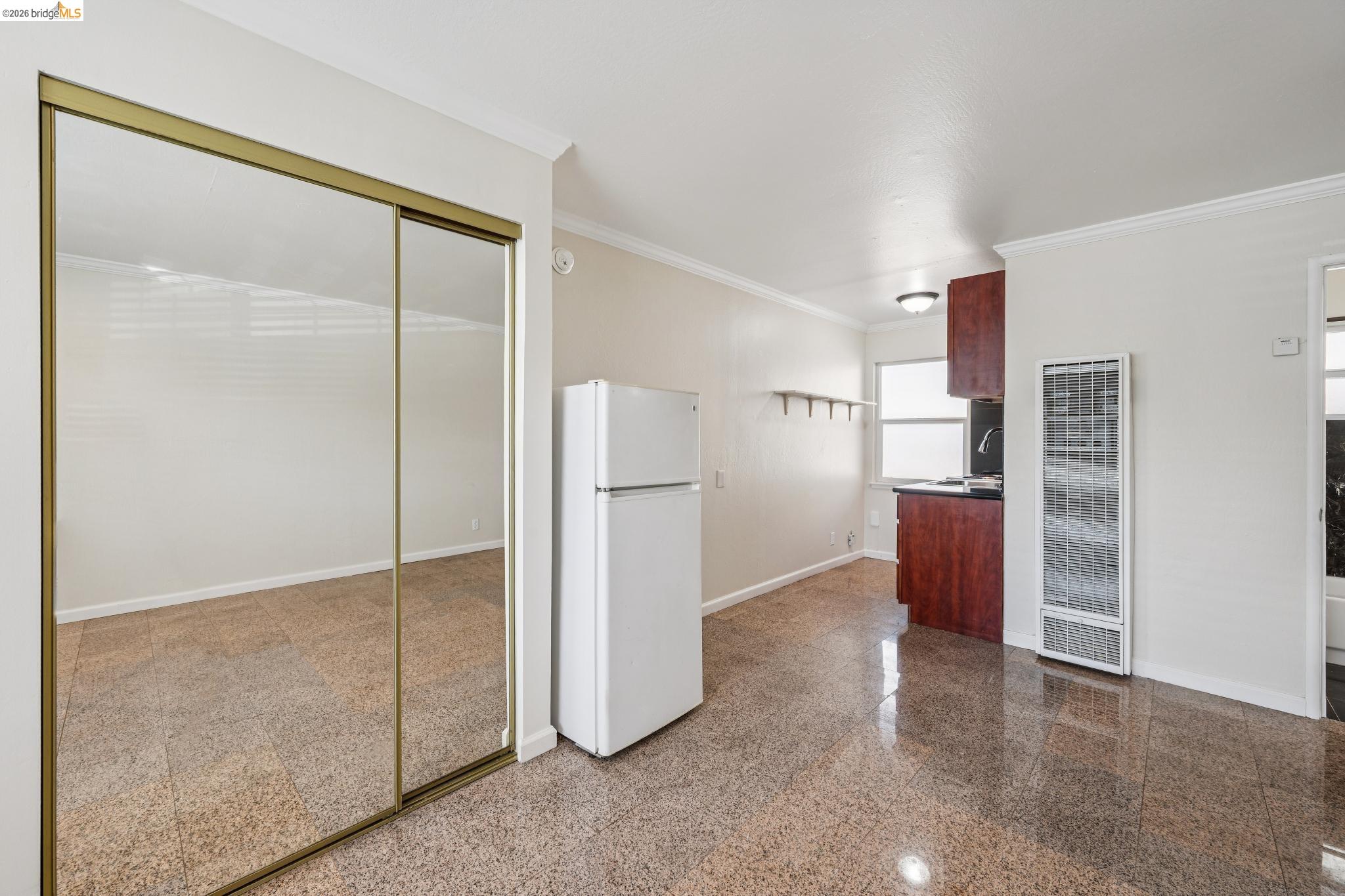 Detail Gallery Image 10 of 14 For 1220 62nd St, Oakland,  CA 94608 - – Beds | – Baths