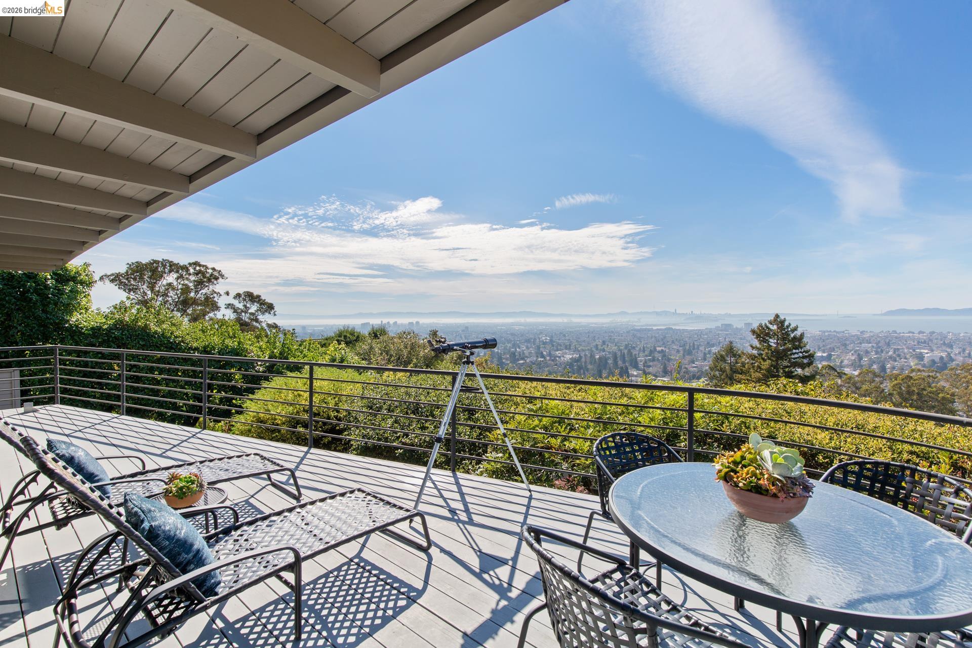 Detail Gallery Image 14 of 59 For 2 Gravatt Drive, Berkeley,  CA 94705 - 4 Beds | 4 Baths