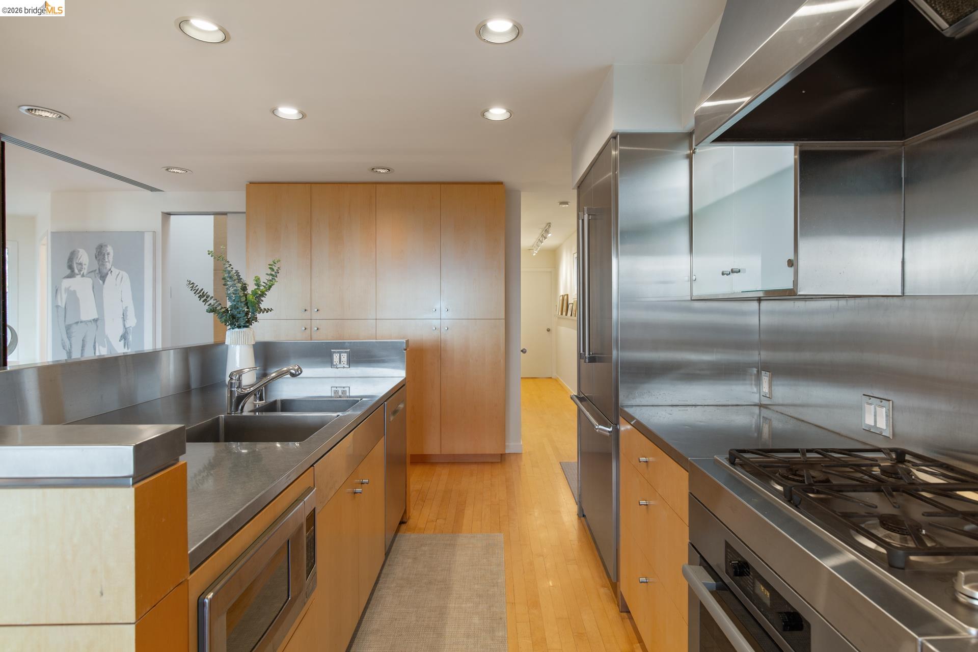 Detail Gallery Image 16 of 59 For 2 Gravatt Drive, Berkeley,  CA 94705 - 4 Beds | 4 Baths