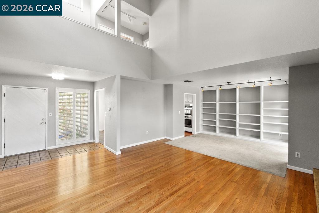 Detail Gallery Image 2 of 47 For 1250 Redwood Ct, Dixon,  CA 95620 - 4 Beds | 2 Baths