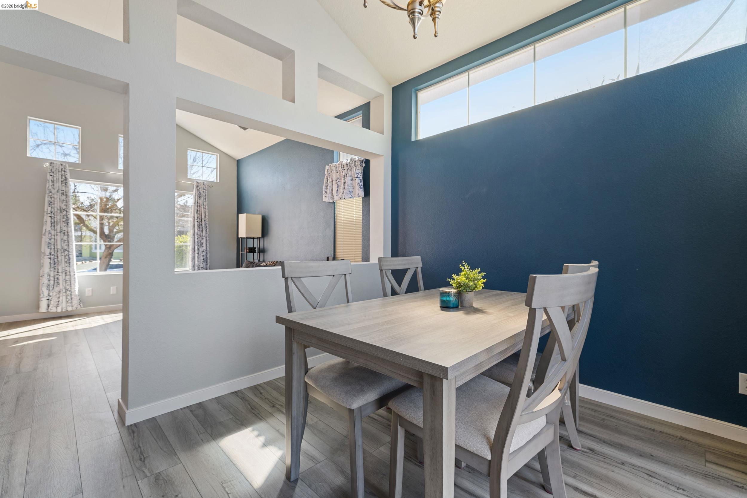 Detail Gallery Image 7 of 40 For 4924 Stirrup Way, Antioch,  CA 94531 - 3 Beds | 2/1 Baths