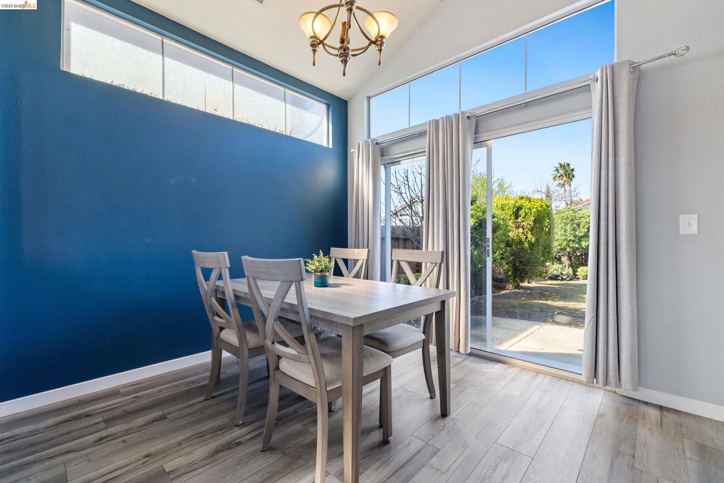 Detail Gallery Image 8 of 40 For 4924 Stirrup Way, Antioch,  CA 94531 - 3 Beds | 2/1 Baths