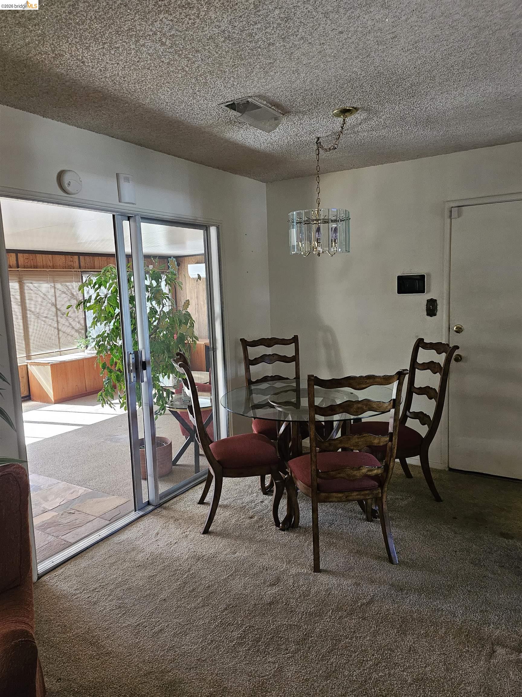 Detail Gallery Image 3 of 11 For 525 Faria St, Antioch,  CA 94509 - 3 Beds | 2 Baths