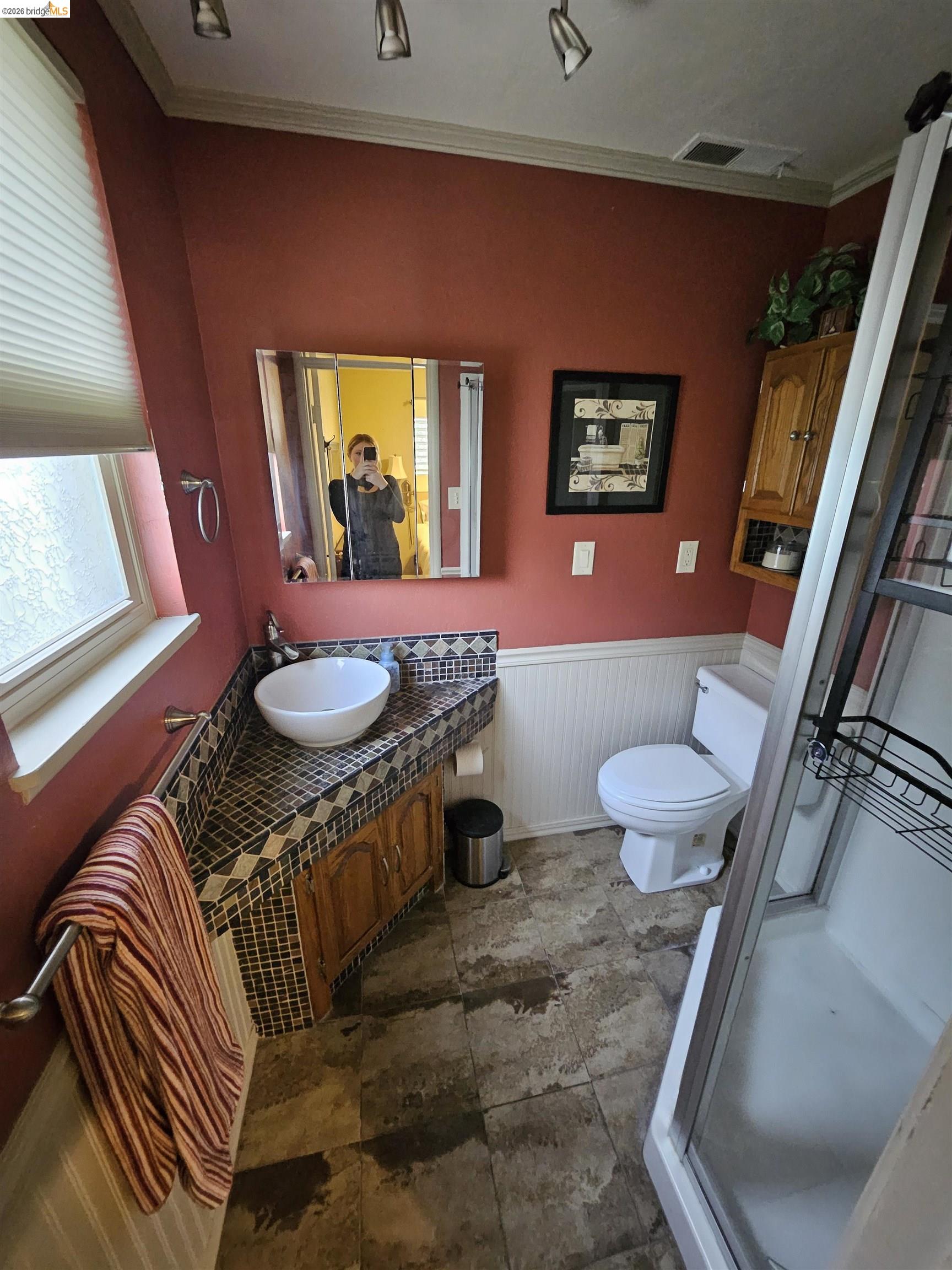 Detail Gallery Image 8 of 11 For 525 Faria St, Antioch,  CA 94509 - 3 Beds | 2 Baths