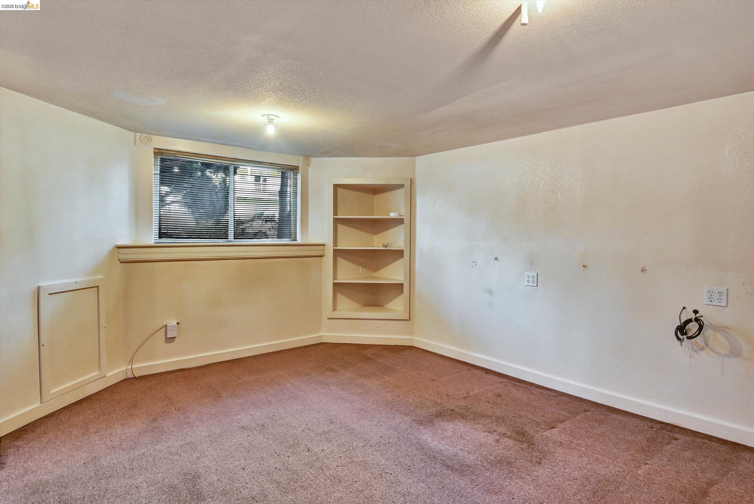 Detail Gallery Image 22 of 60 For 1822 Clinton Ave, Alameda,  CA 94501 - 7 Beds | 3 Baths