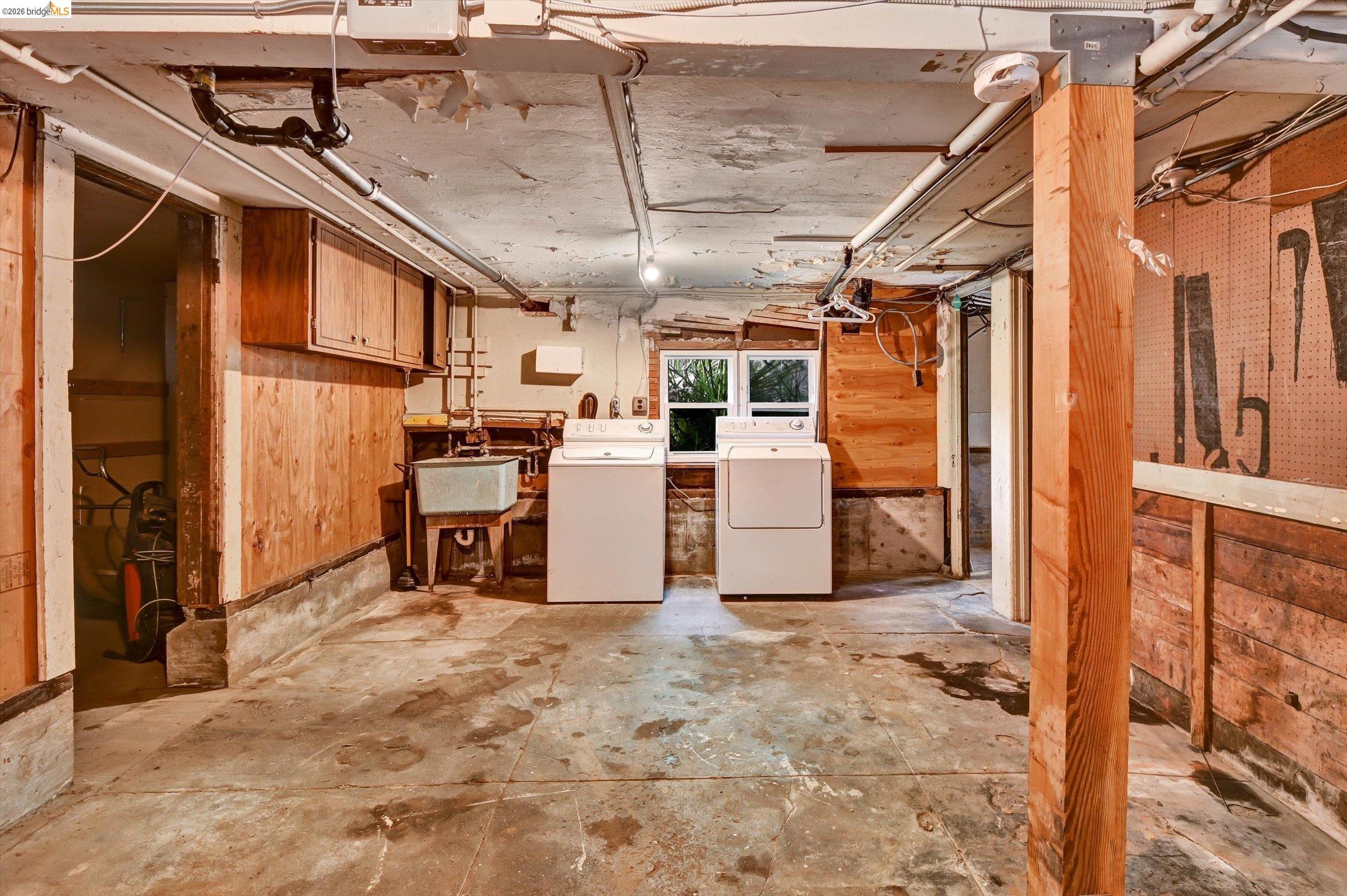 Detail Gallery Image 23 of 60 For 1822 Clinton Ave, Alameda,  CA 94501 - 7 Beds | 3 Baths