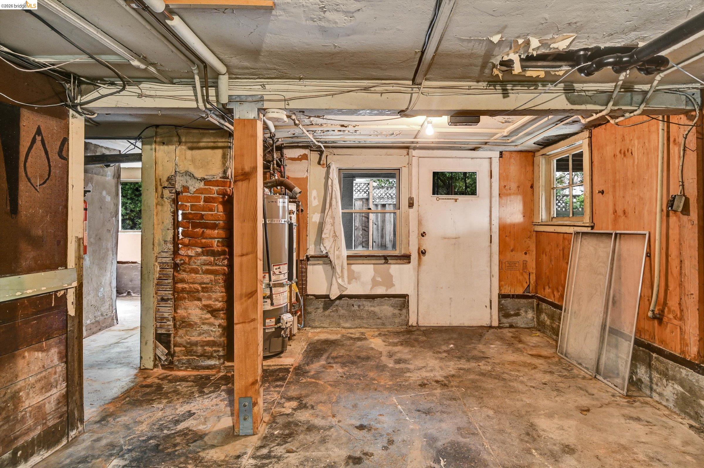 Detail Gallery Image 24 of 60 For 1822 Clinton Ave, Alameda,  CA 94501 - 7 Beds | 3 Baths