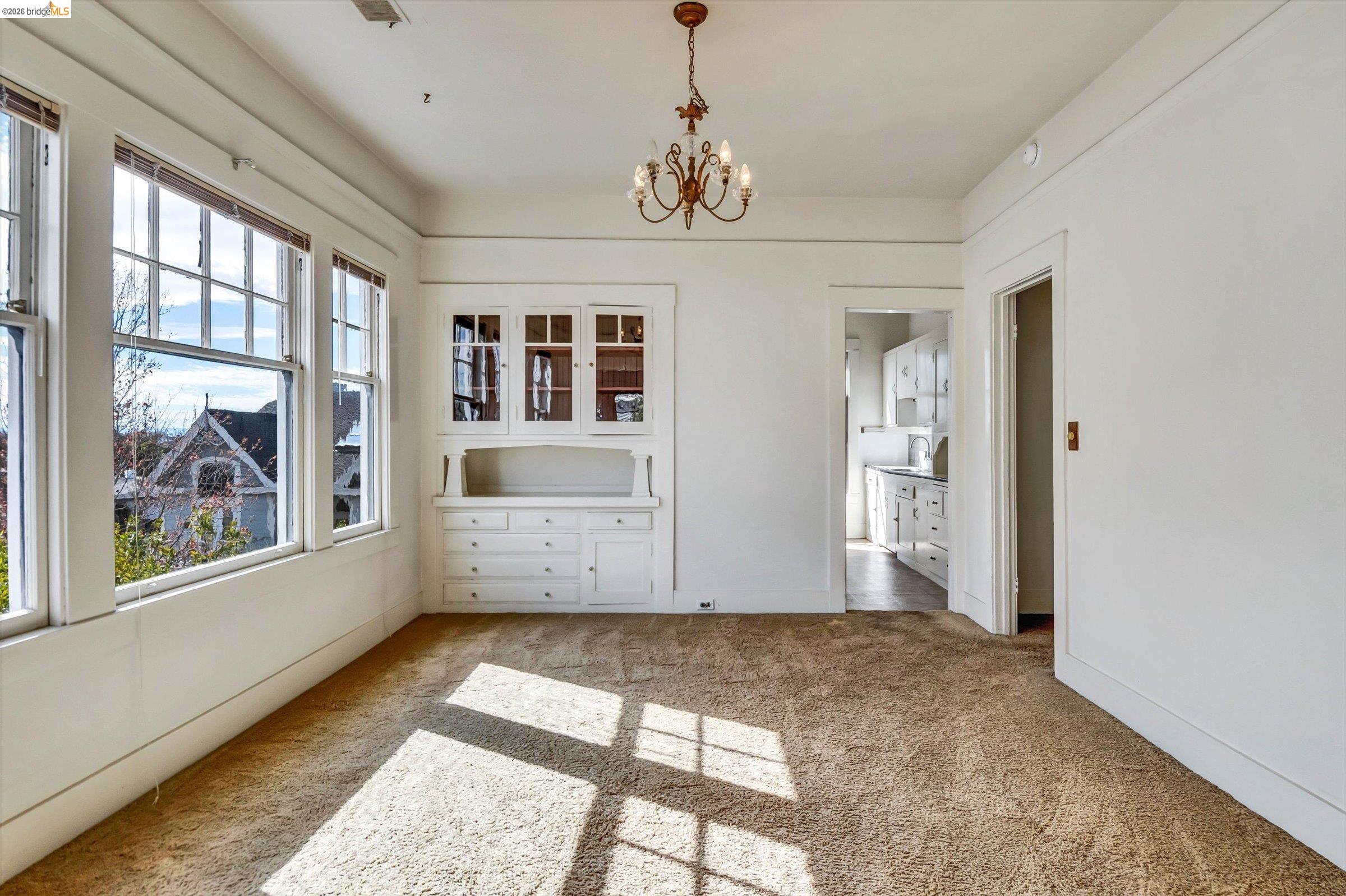 Detail Gallery Image 32 of 60 For 1822 Clinton Ave, Alameda,  CA 94501 - 7 Beds | 3 Baths