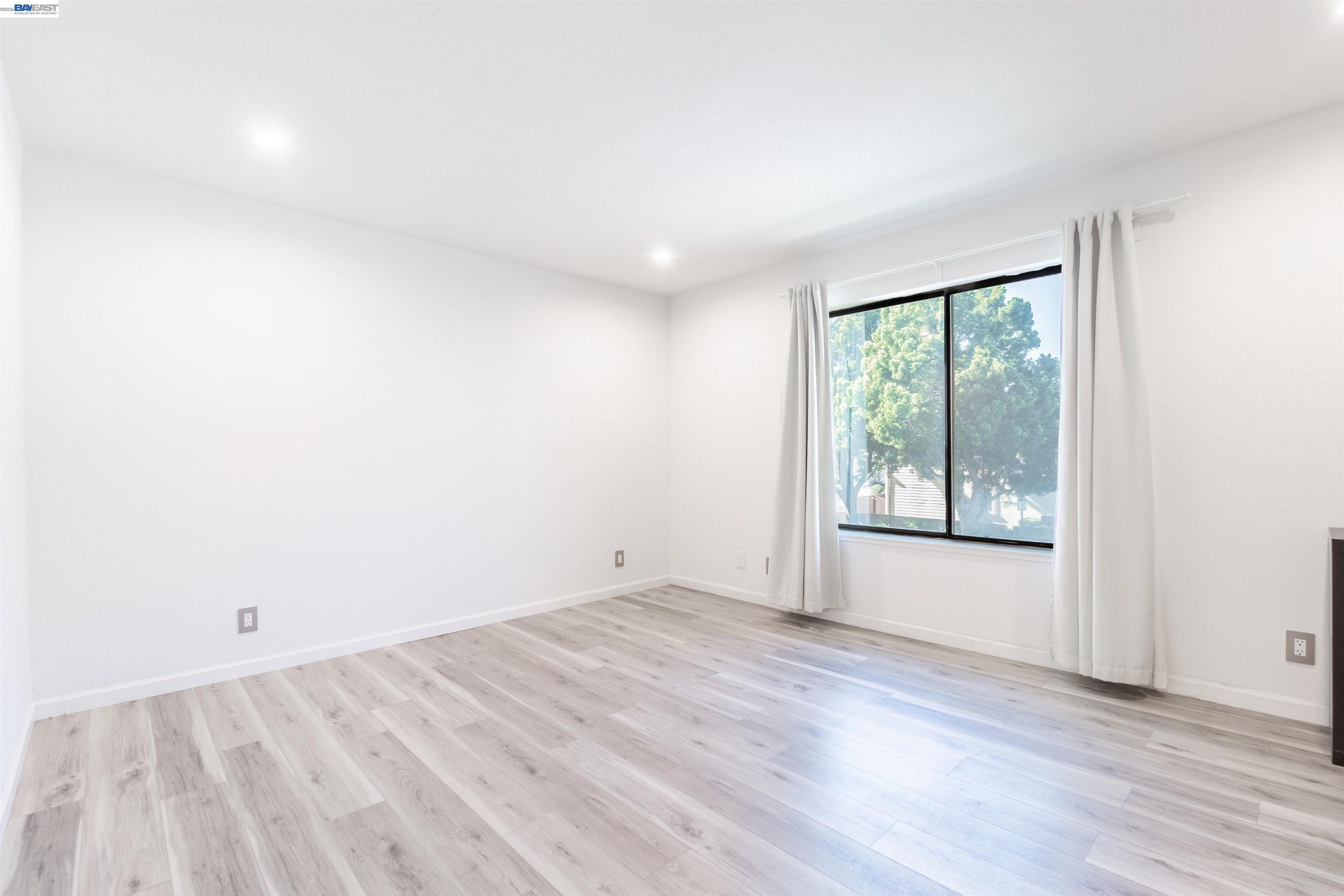 Photo #15: 41125493 Listing: Photo #15