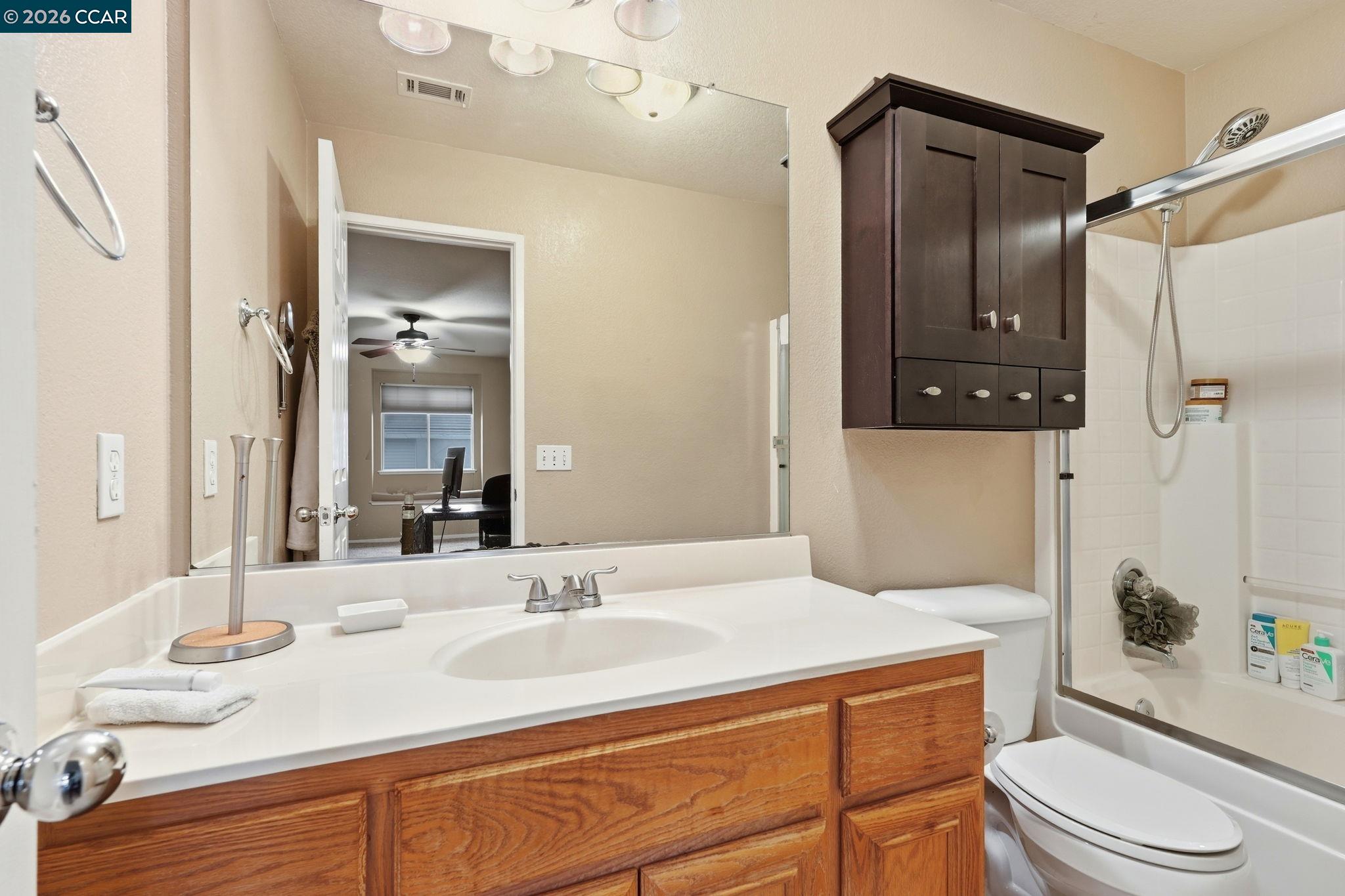 Detail Gallery Image 34 of 43 For 5683 Vintage Cir, Stockton,  CA 95219 - 3 Beds | 2/1 Baths