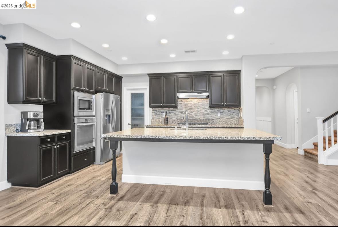 Detail Gallery Image 6 of 39 For 8461 Pinehollow Cir, Discovery Bay,  CA 94505 - 4 Beds | 3 Baths