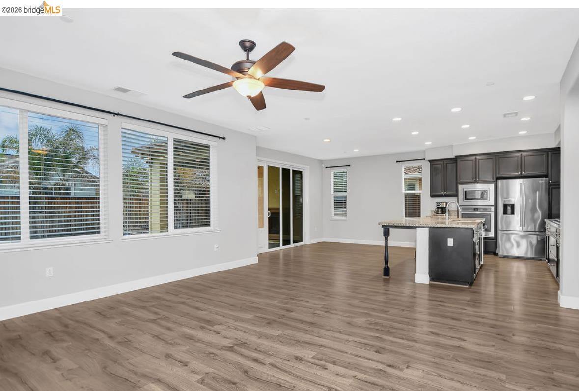 Detail Gallery Image 7 of 39 For 8461 Pinehollow Cir, Discovery Bay,  CA 94505 - 4 Beds | 3 Baths