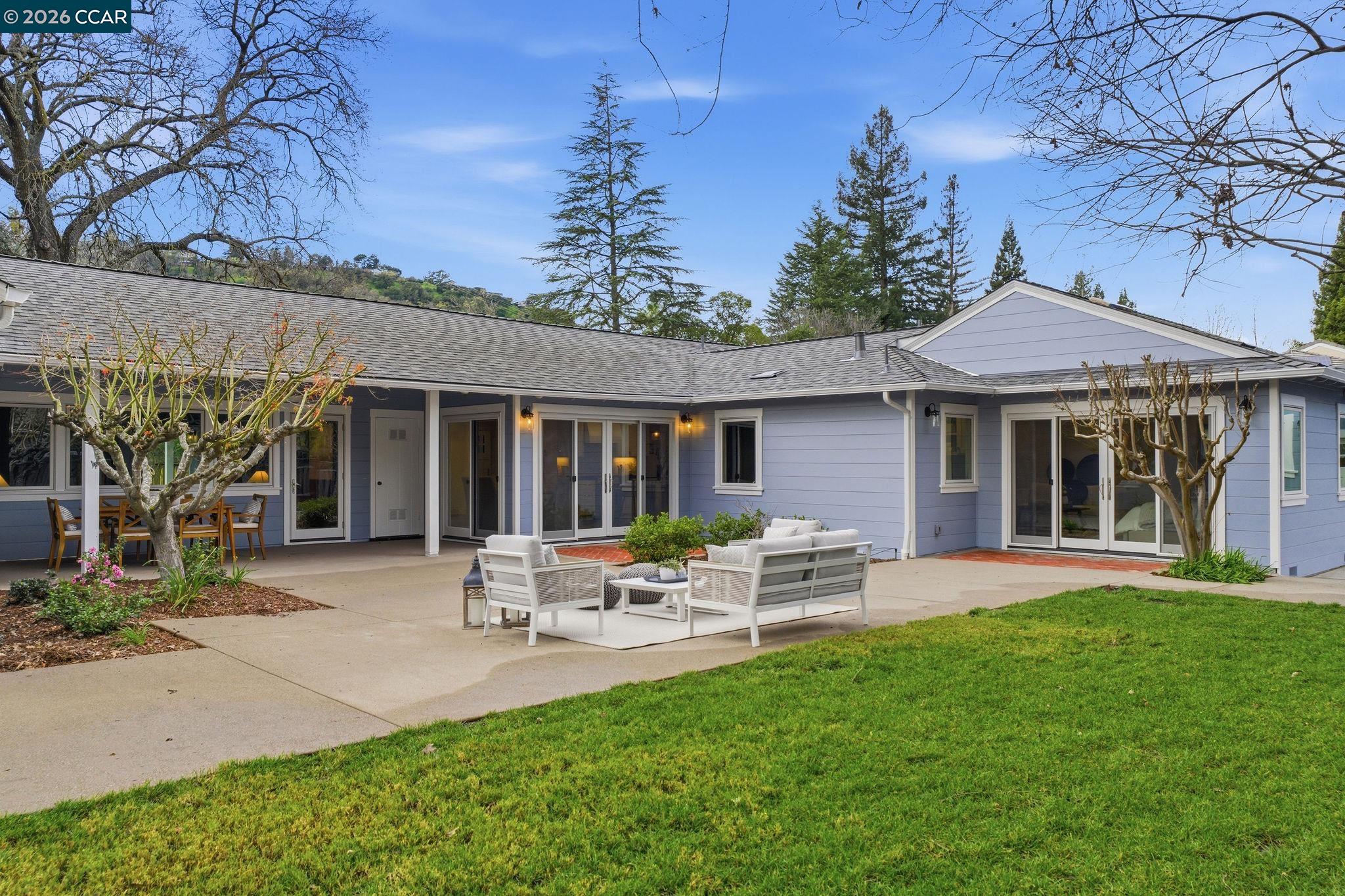 Detail Gallery Image 7 of 50 For 1437 Twelve Oaks Court, Alamo,  CA 94507 - 5 Beds | 4/1 Baths