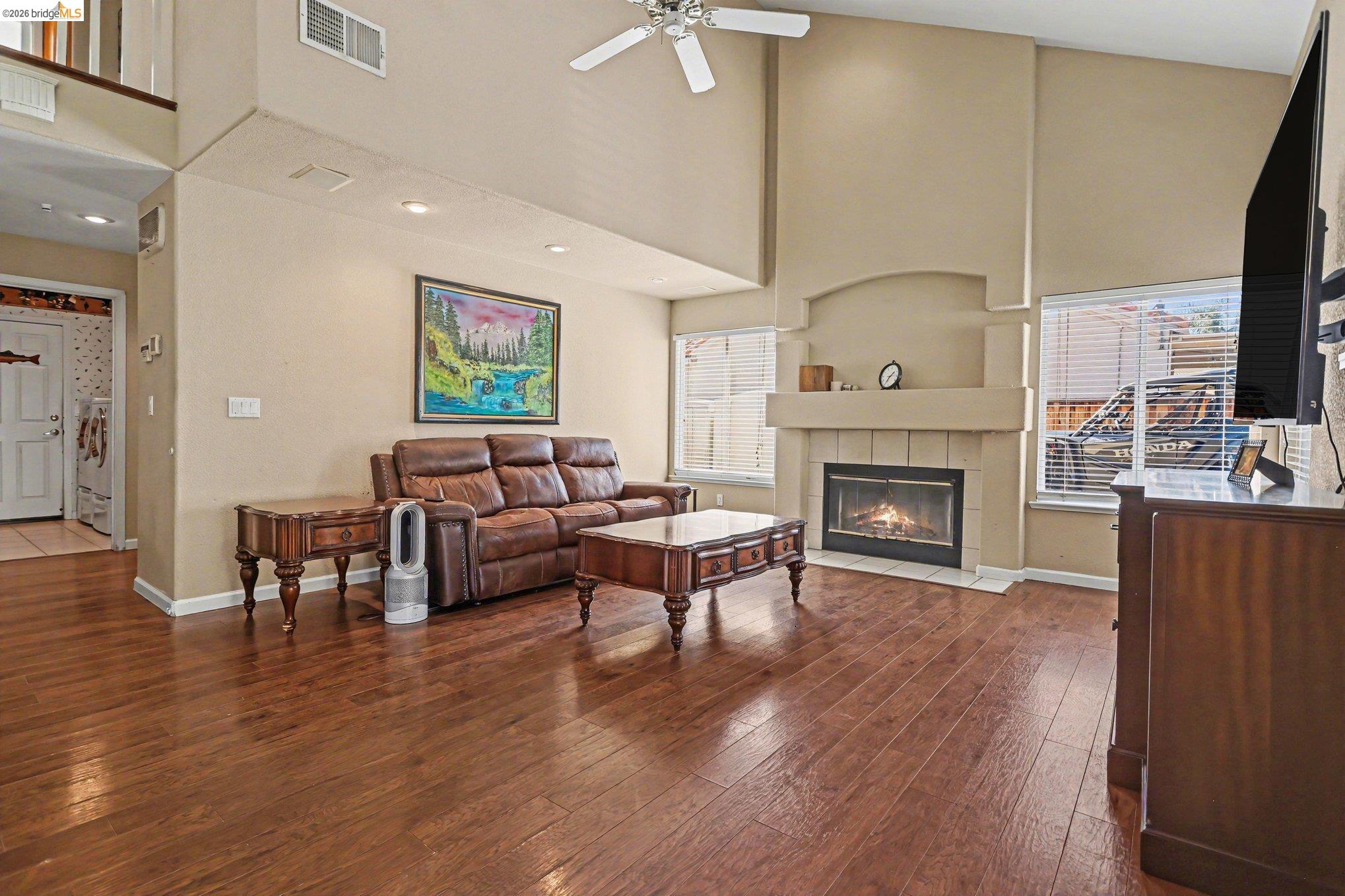 Detail Gallery Image 11 of 33 For 925 Outrigger Cir, Brentwood,  CA 94513 - 3 Beds | 3 Baths