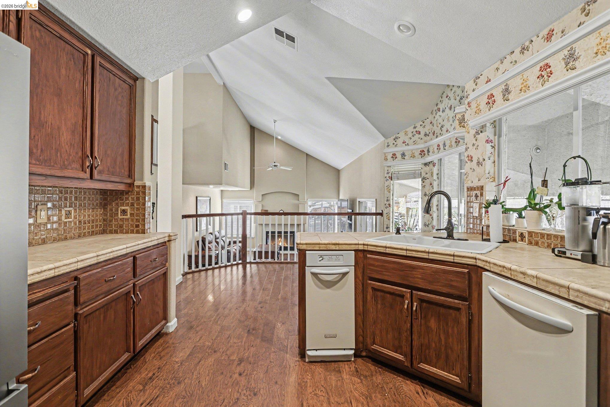 Detail Gallery Image 16 of 33 For 925 Outrigger Cir, Brentwood,  CA 94513 - 3 Beds | 3 Baths