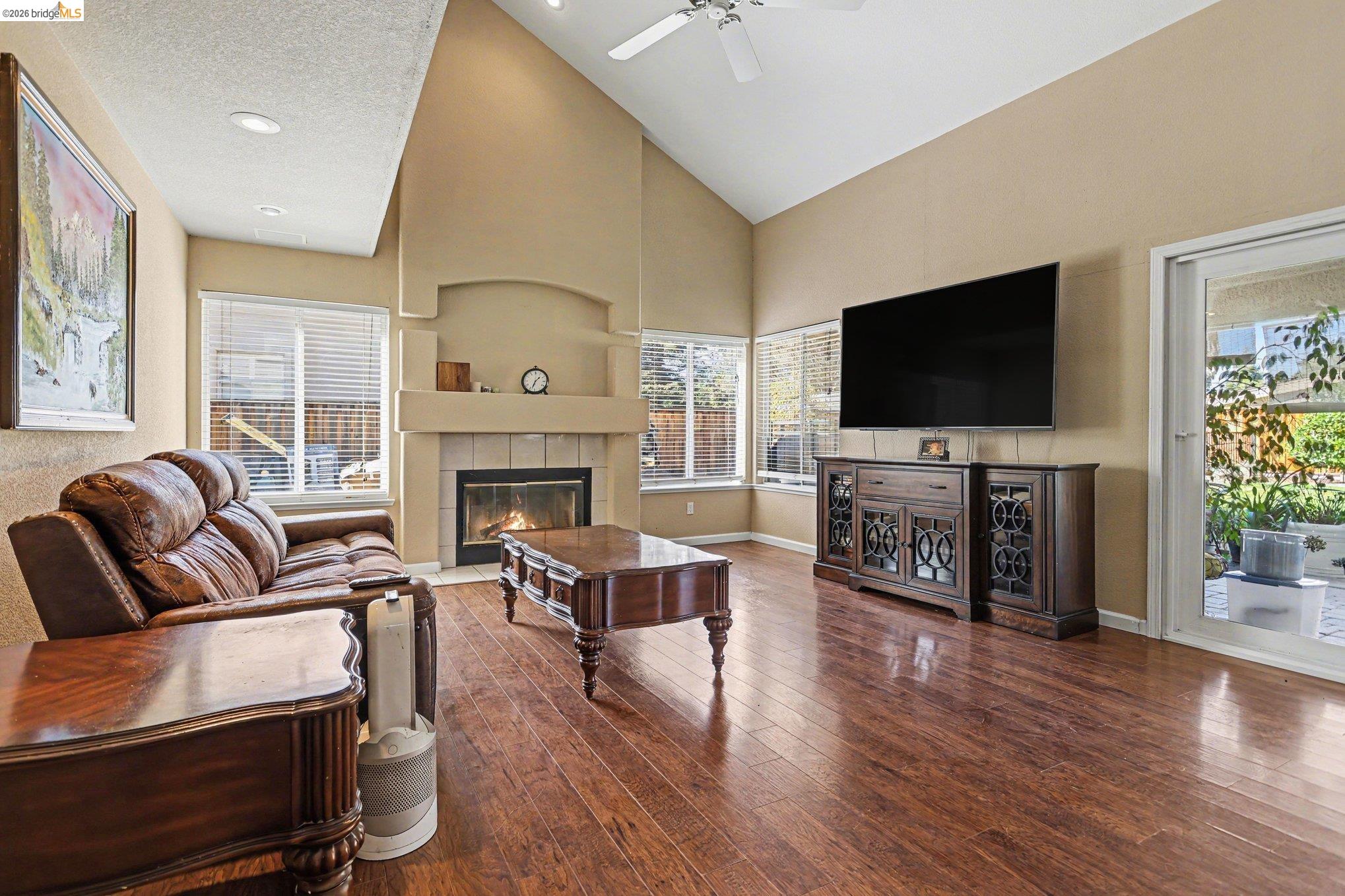 Detail Gallery Image 9 of 33 For 925 Outrigger Cir, Brentwood,  CA 94513 - 3 Beds | 3 Baths