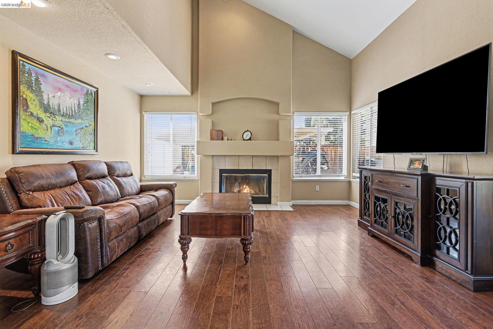 Detail Gallery Image 10 of 33 For 925 Outrigger Cir, Brentwood,  CA 94513 - 3 Beds | 3 Baths