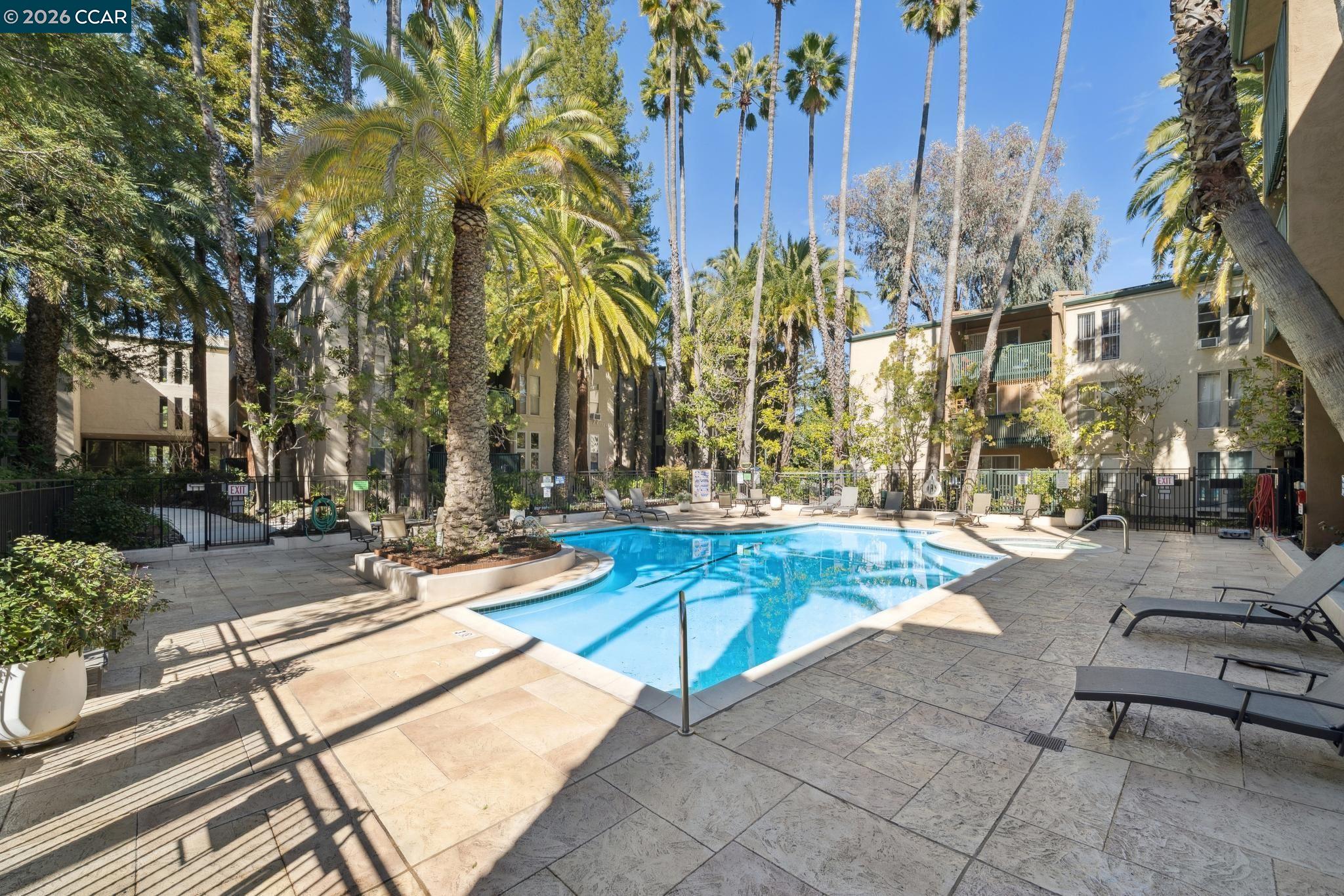 Detail Gallery Image 26 of 31 For 150 Sharene Lane #207,  Walnut Creek,  CA 94596 - 2 Beds | 2 Baths