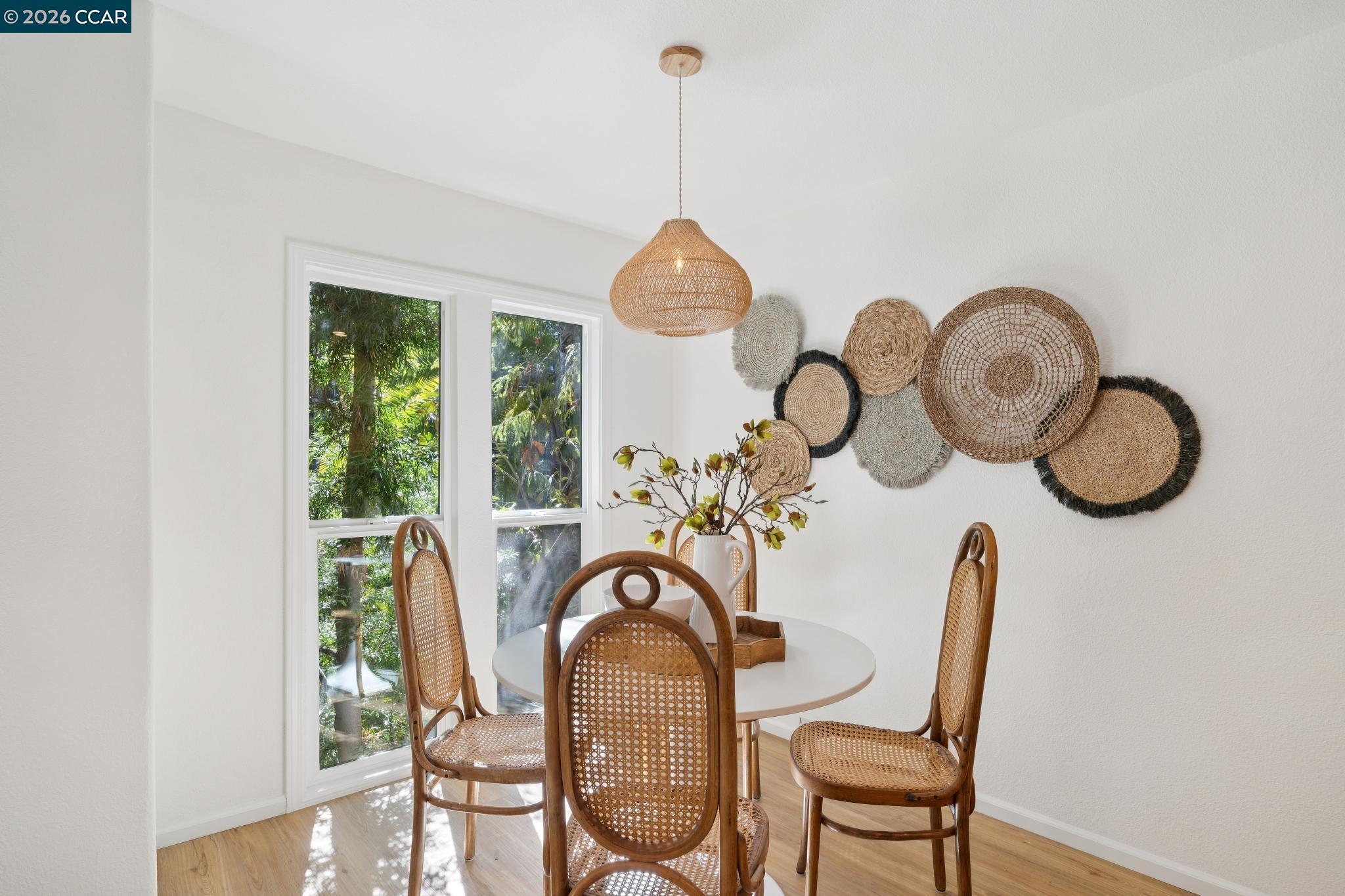 Detail Gallery Image 8 of 31 For 150 Sharene Lane #207,  Walnut Creek,  CA 94596 - 2 Beds | 2 Baths