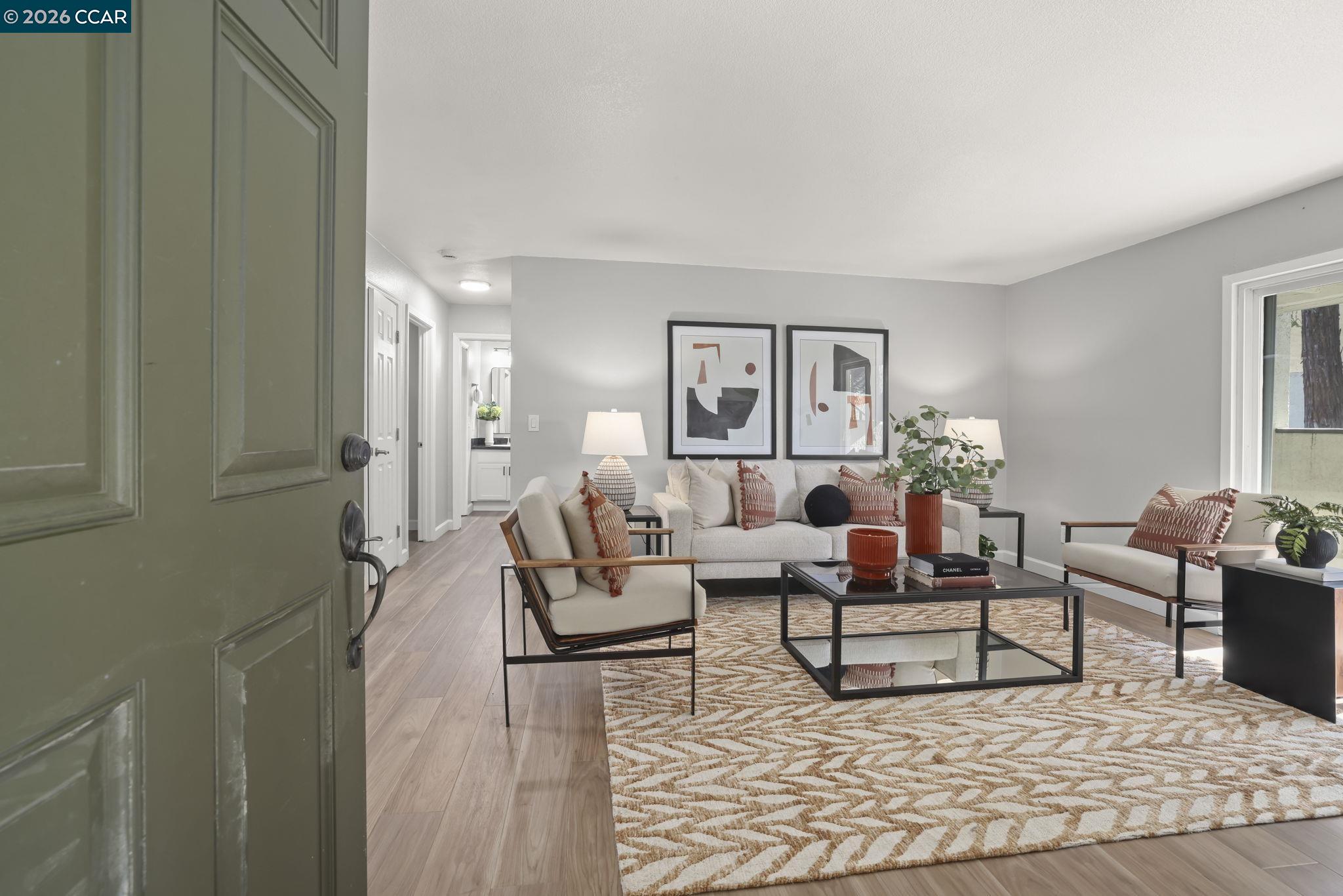 Photo #2: 41125512 Listing: Photo #2