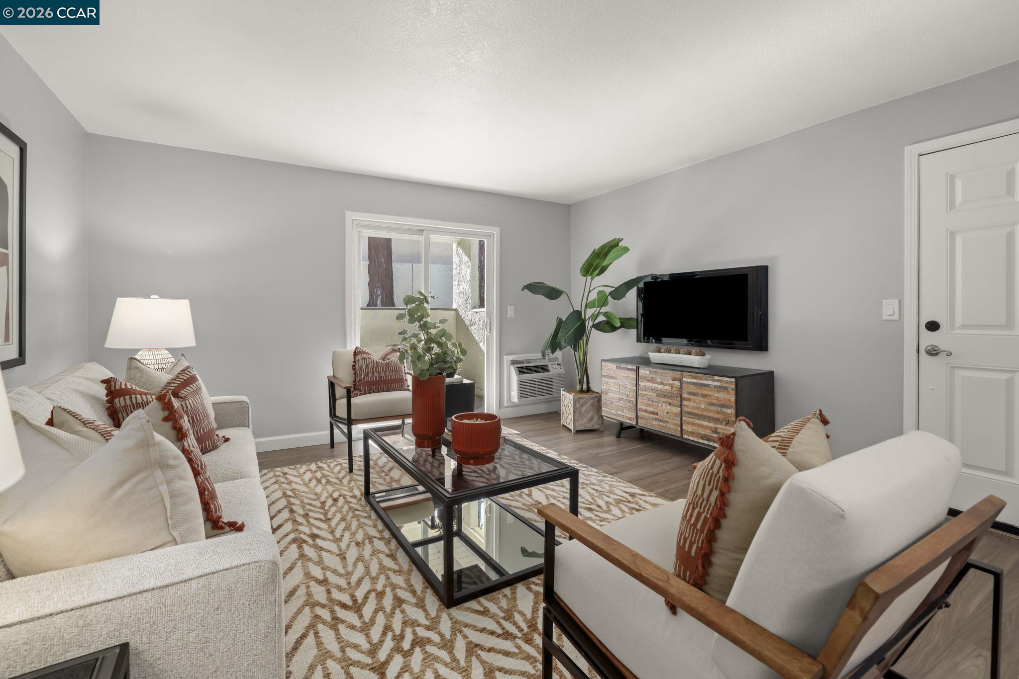 Photo #5: 41125512 Listing: Photo #5