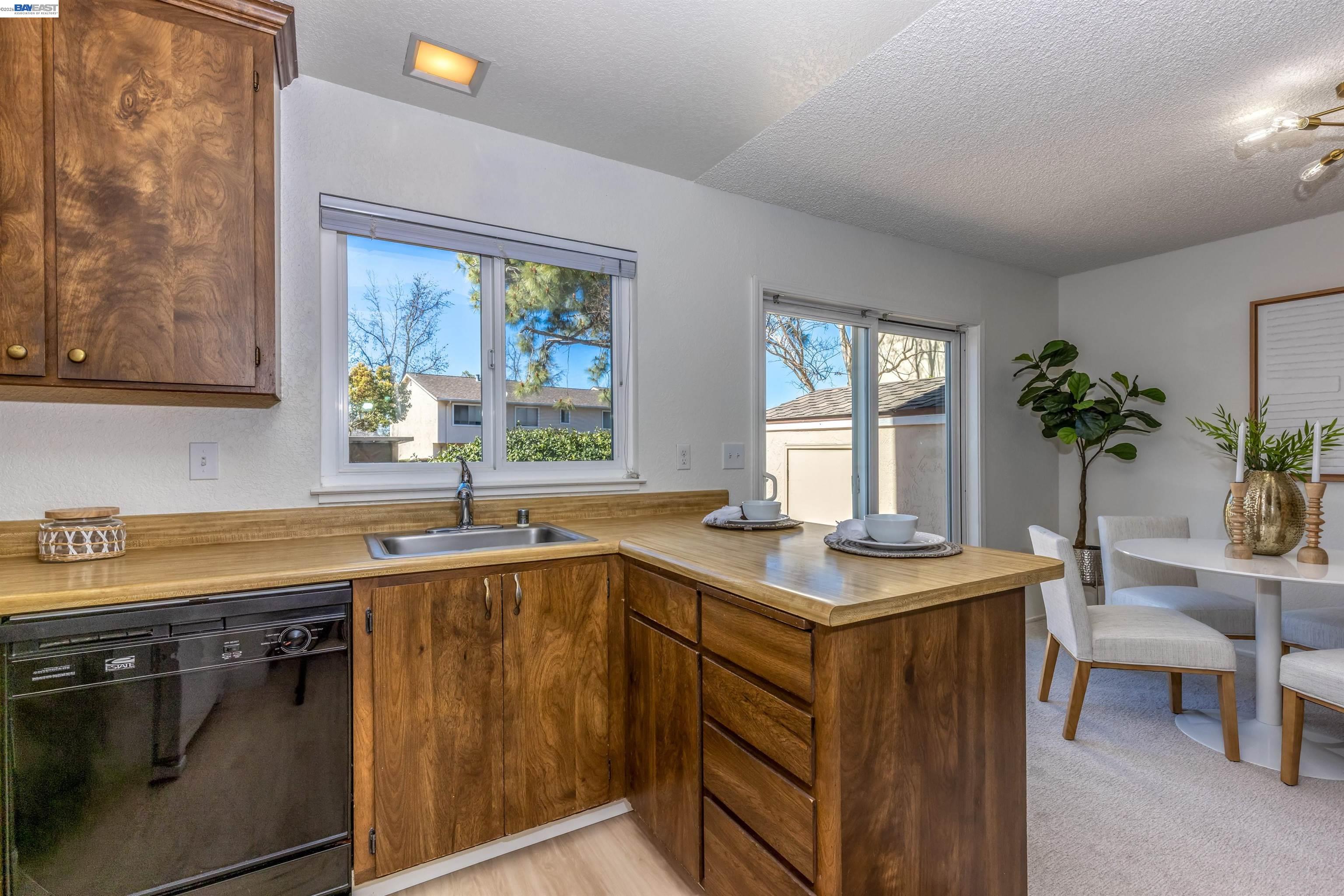 Photo #3: 41125517 Listing: Photo #3