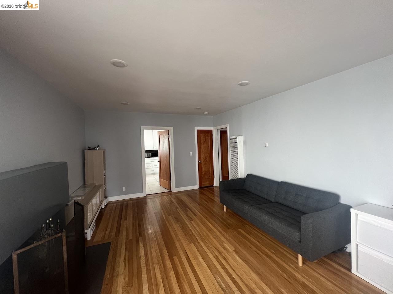 Detail Gallery Image 3 of 6 For 2554 Virginia St, Berkeley,  CA 94709 - 2 Beds | 1 Baths