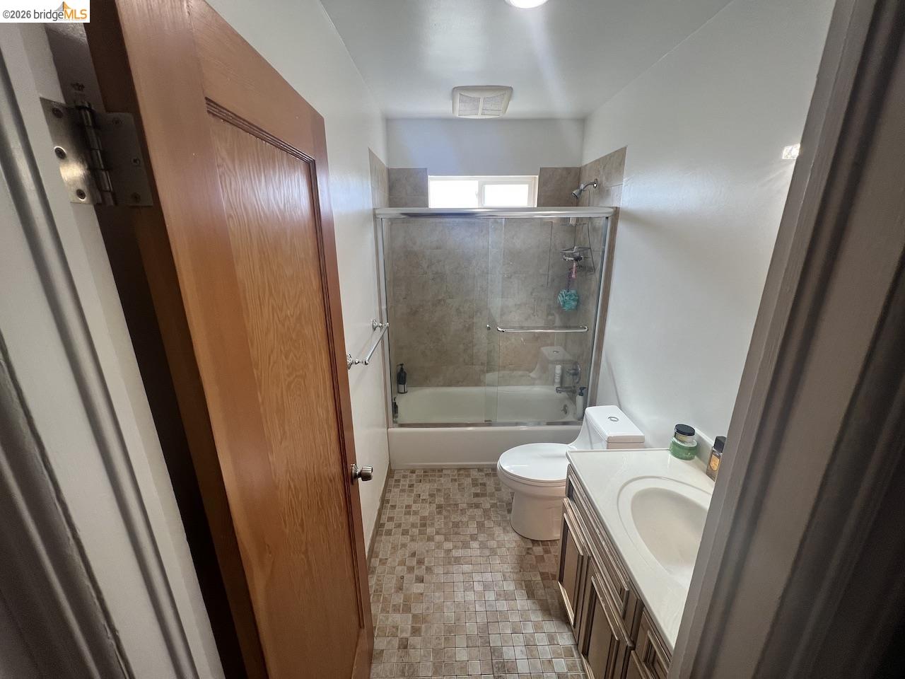 Detail Gallery Image 5 of 6 For 2554 Virginia St, Berkeley,  CA 94709 - 2 Beds | 1 Baths