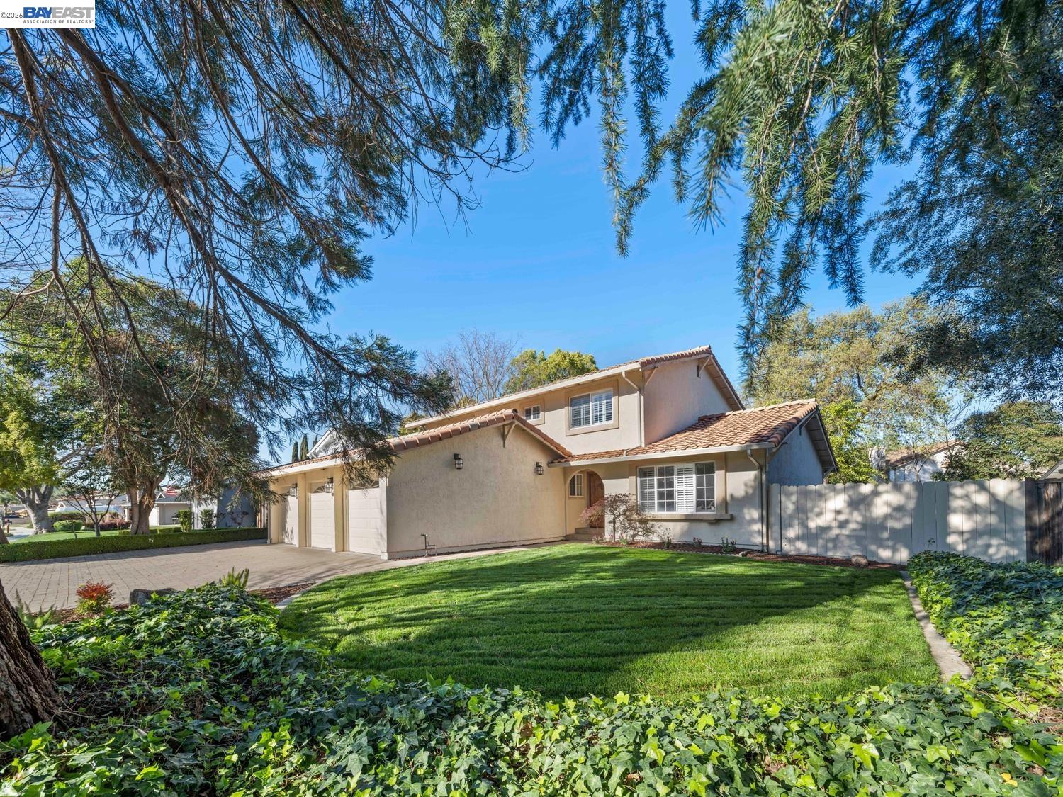 Detail Gallery Image 5 of 60 For 15350 Calle Enrique, Morgan Hill,  CA 95037 - 5 Beds | 3 Baths