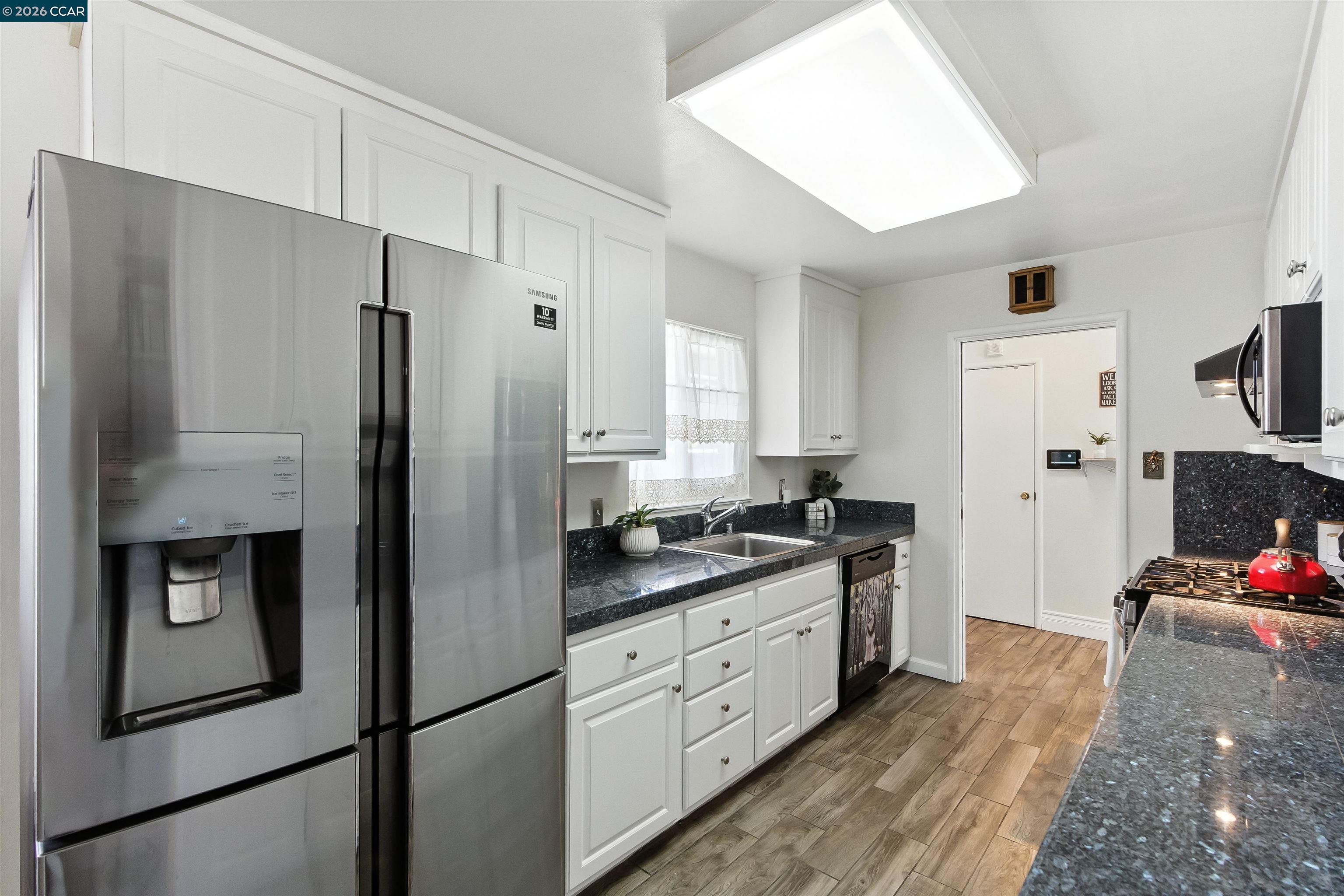 Detail Gallery Image 12 of 37 For 1201 Valle Vista Ave, Vallejo,  CA 94589-2826 - 3 Beds | 2 Baths