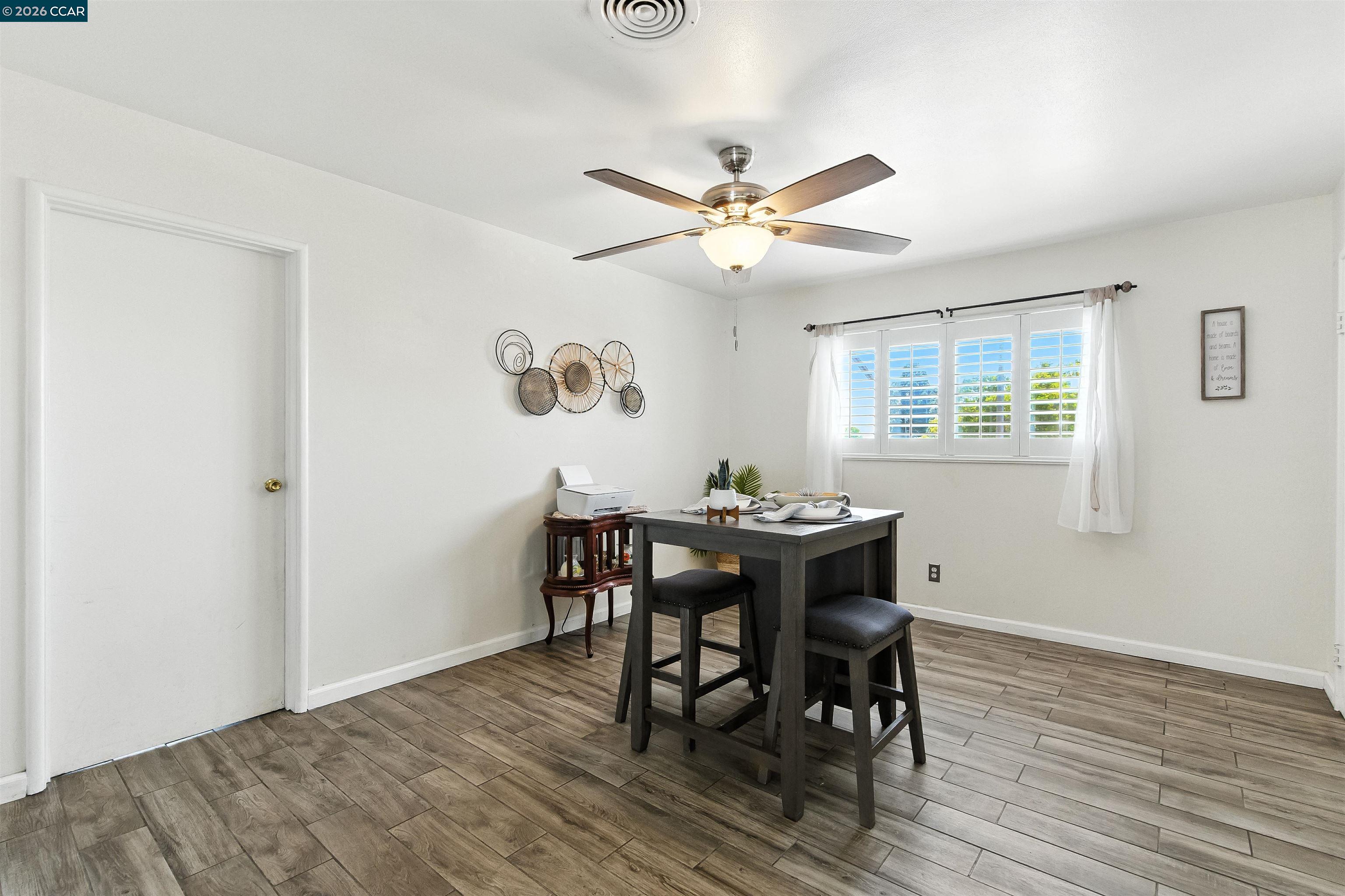 Detail Gallery Image 13 of 37 For 1201 Valle Vista Ave, Vallejo,  CA 94589-2826 - 3 Beds | 2 Baths