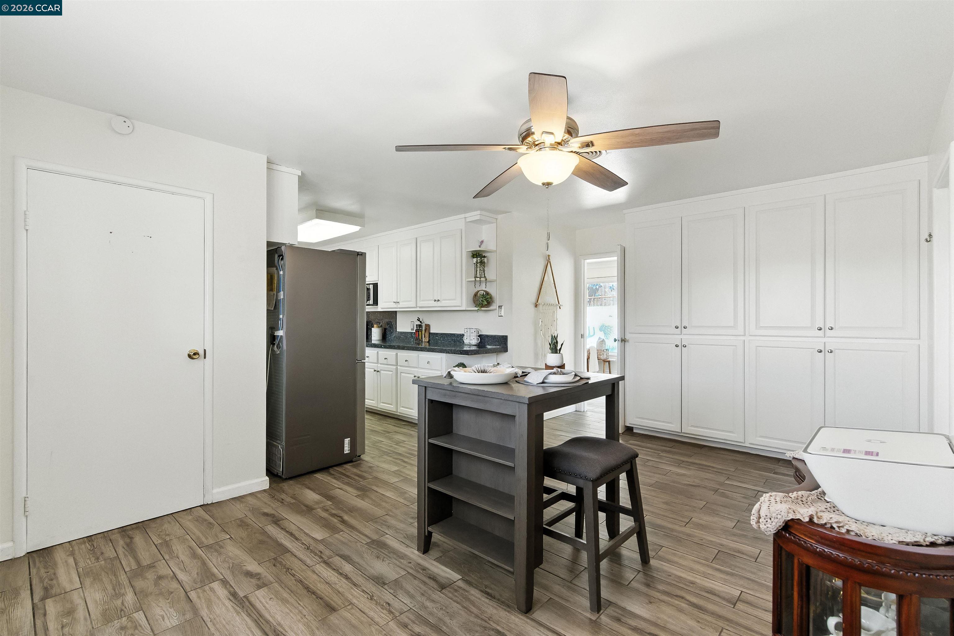 Detail Gallery Image 14 of 37 For 1201 Valle Vista Ave, Vallejo,  CA 94589-2826 - 3 Beds | 2 Baths