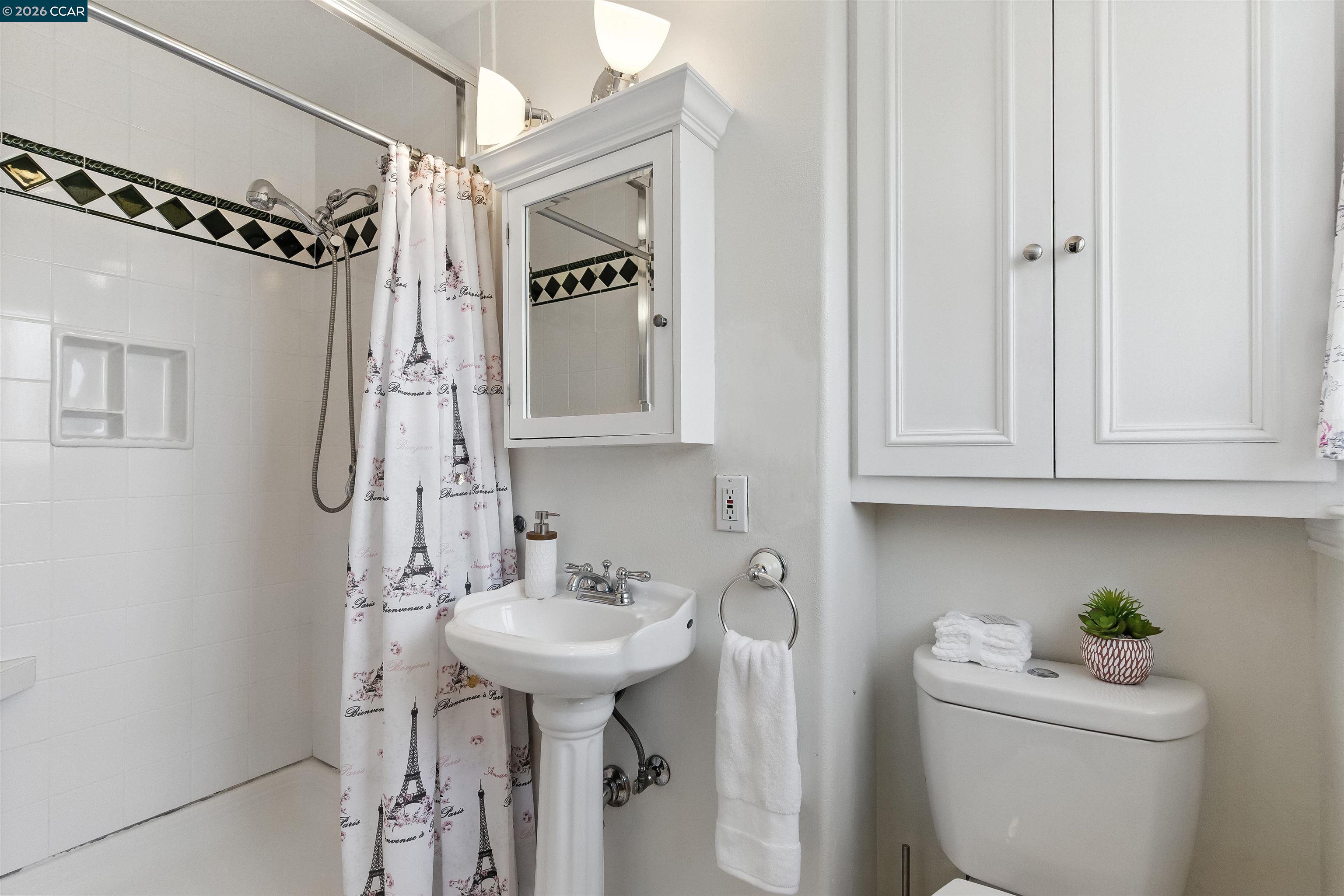 Detail Gallery Image 23 of 37 For 1201 Valle Vista Ave, Vallejo,  CA 94589-2826 - 3 Beds | 2 Baths