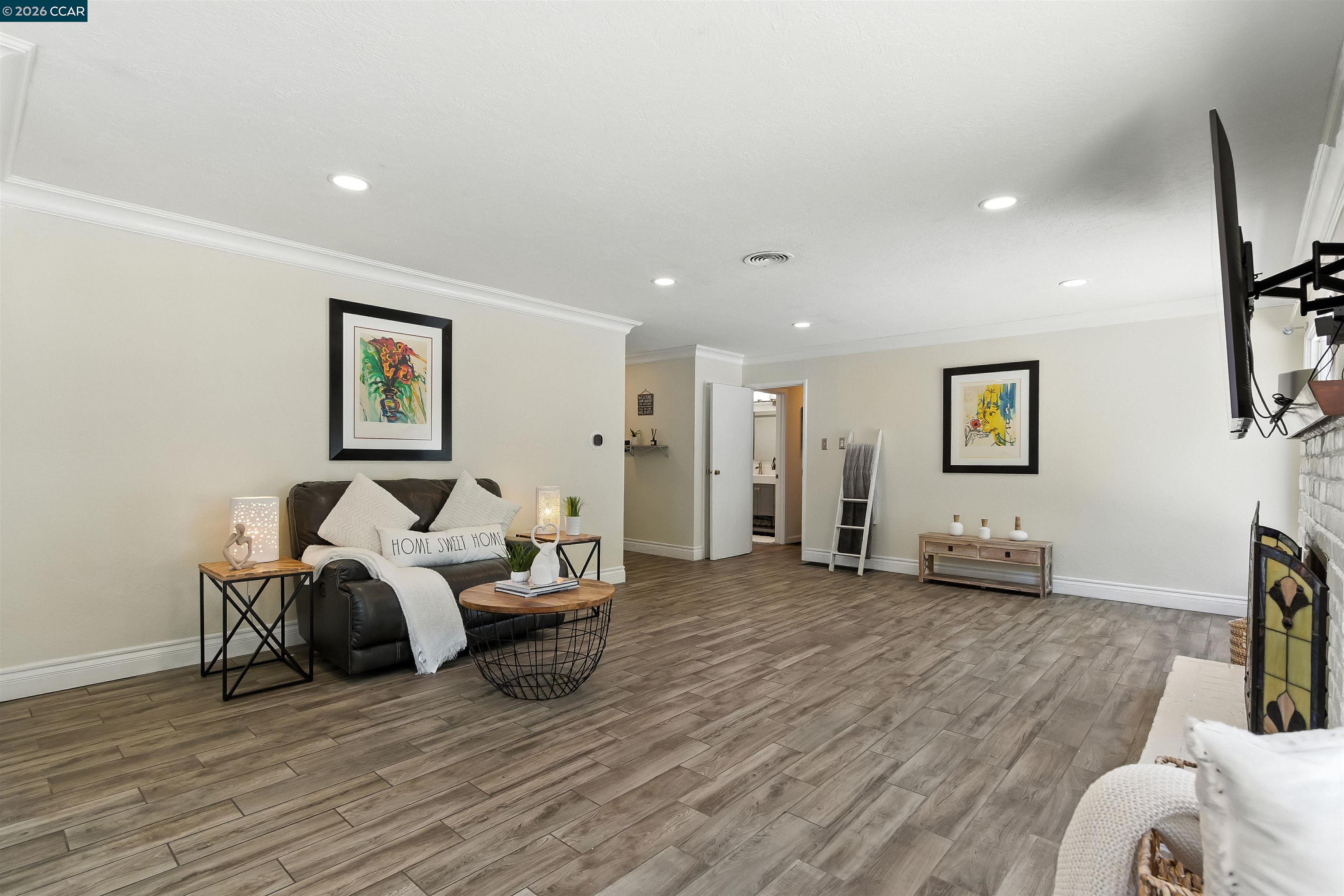 Detail Gallery Image 5 of 37 For 1201 Valle Vista Ave, Vallejo,  CA 94589-2826 - 3 Beds | 2 Baths